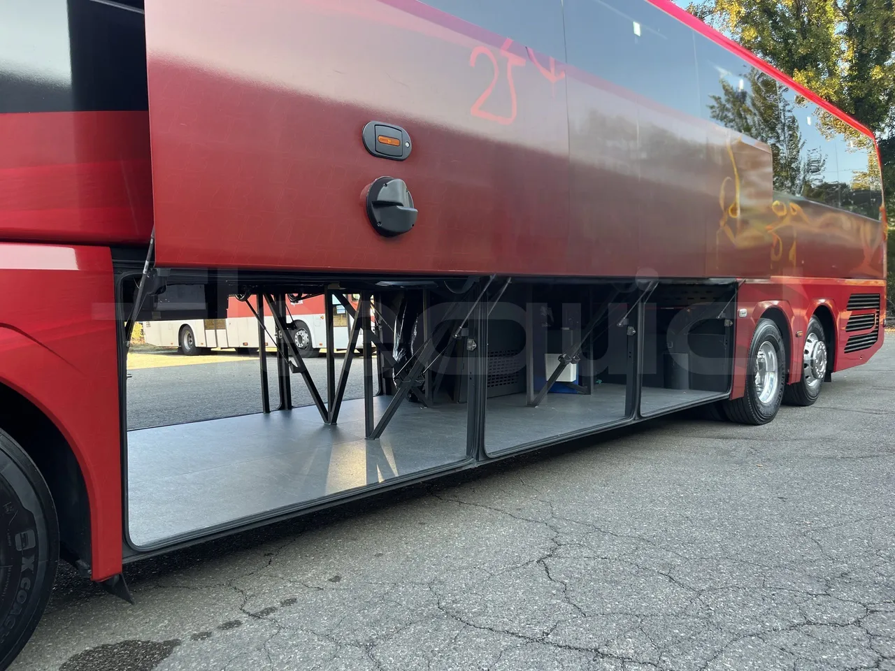 Man Lion's Coach L - Luggage