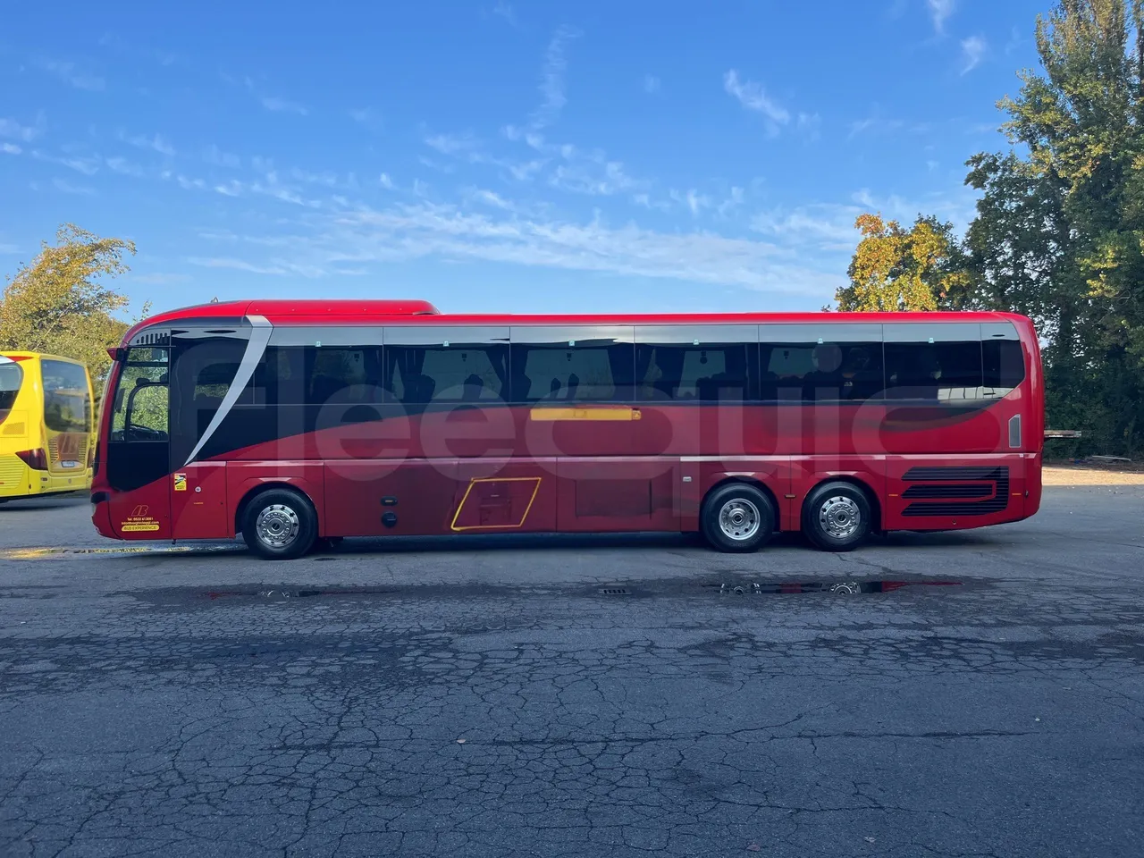 Man Lion's Coach L - Left Side