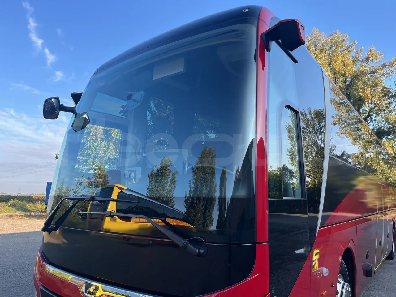 Man Lion's Coach L - Windscreen From Left Side