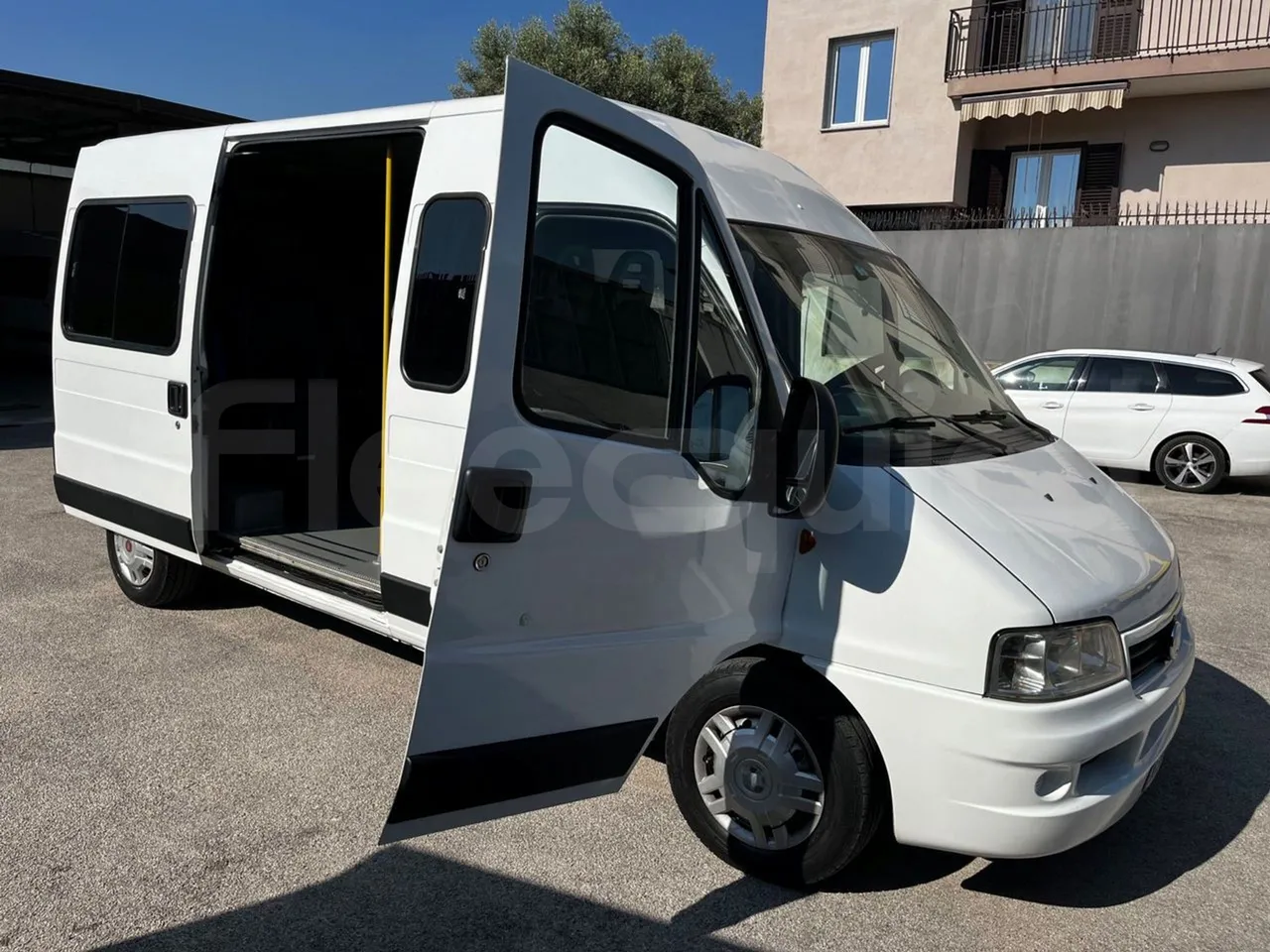 Fiat Ducato 244 BSMNC - Euro3 - 81kW - 5.599mt - 3/4 right front doors open