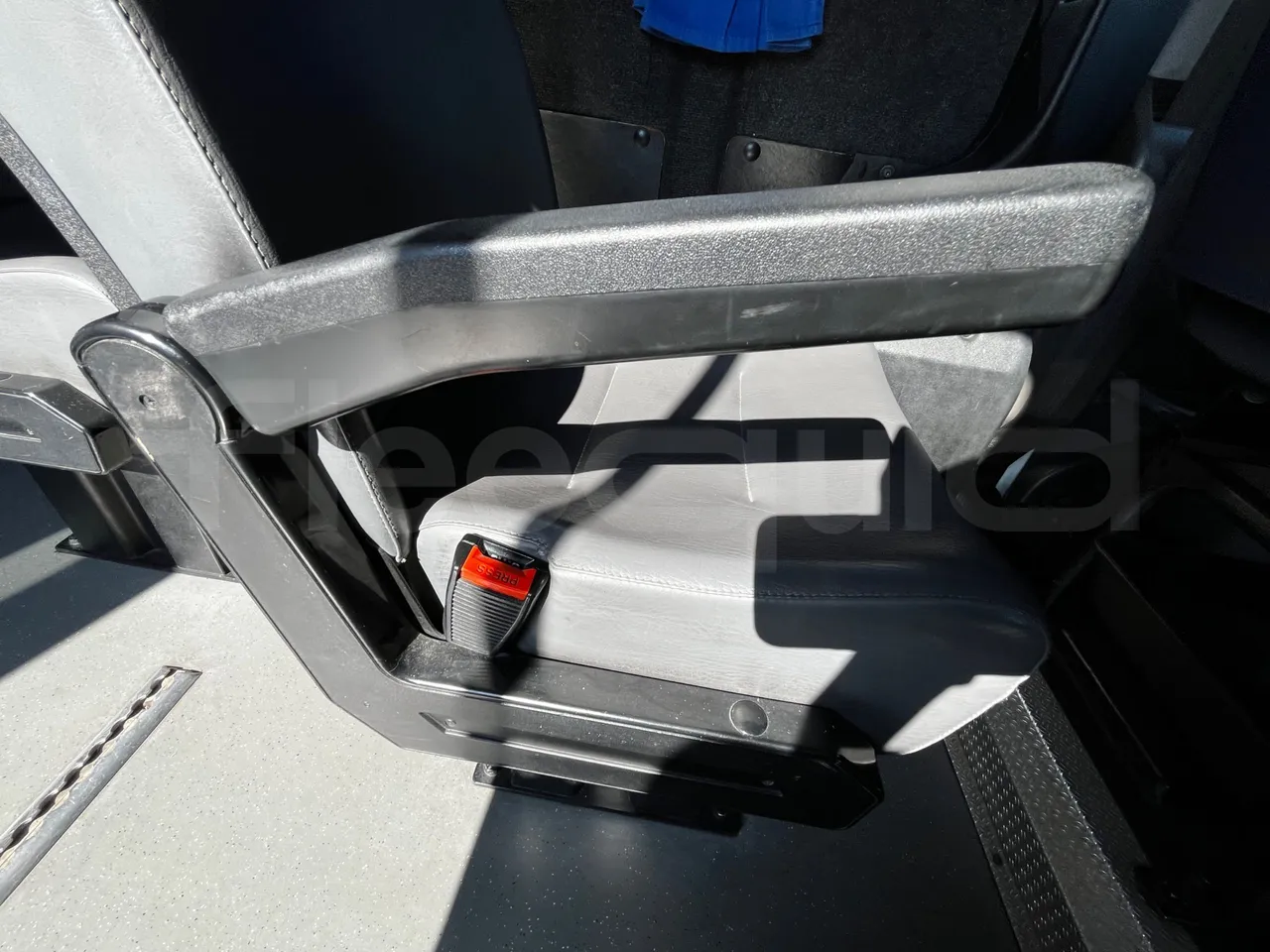 Fiat Ducato 244 BSMNC - Euro3 - 81kW - 5.599mt - armrest detail photo
