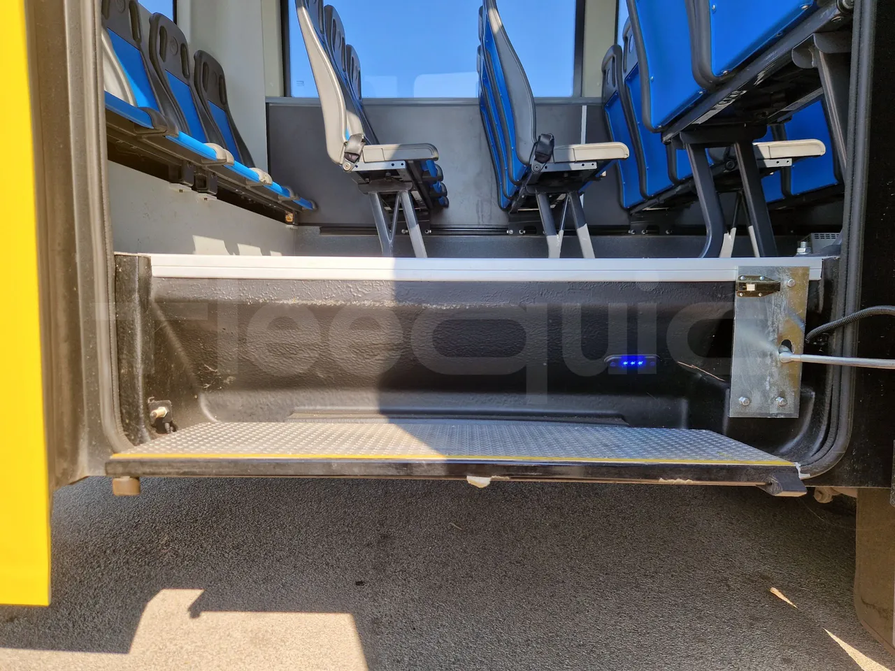 Iveco Indcar WGIVMY11 MOBI SCUOLABUS - EUR6 - 100Kw - 8,592m - jack and driver keys