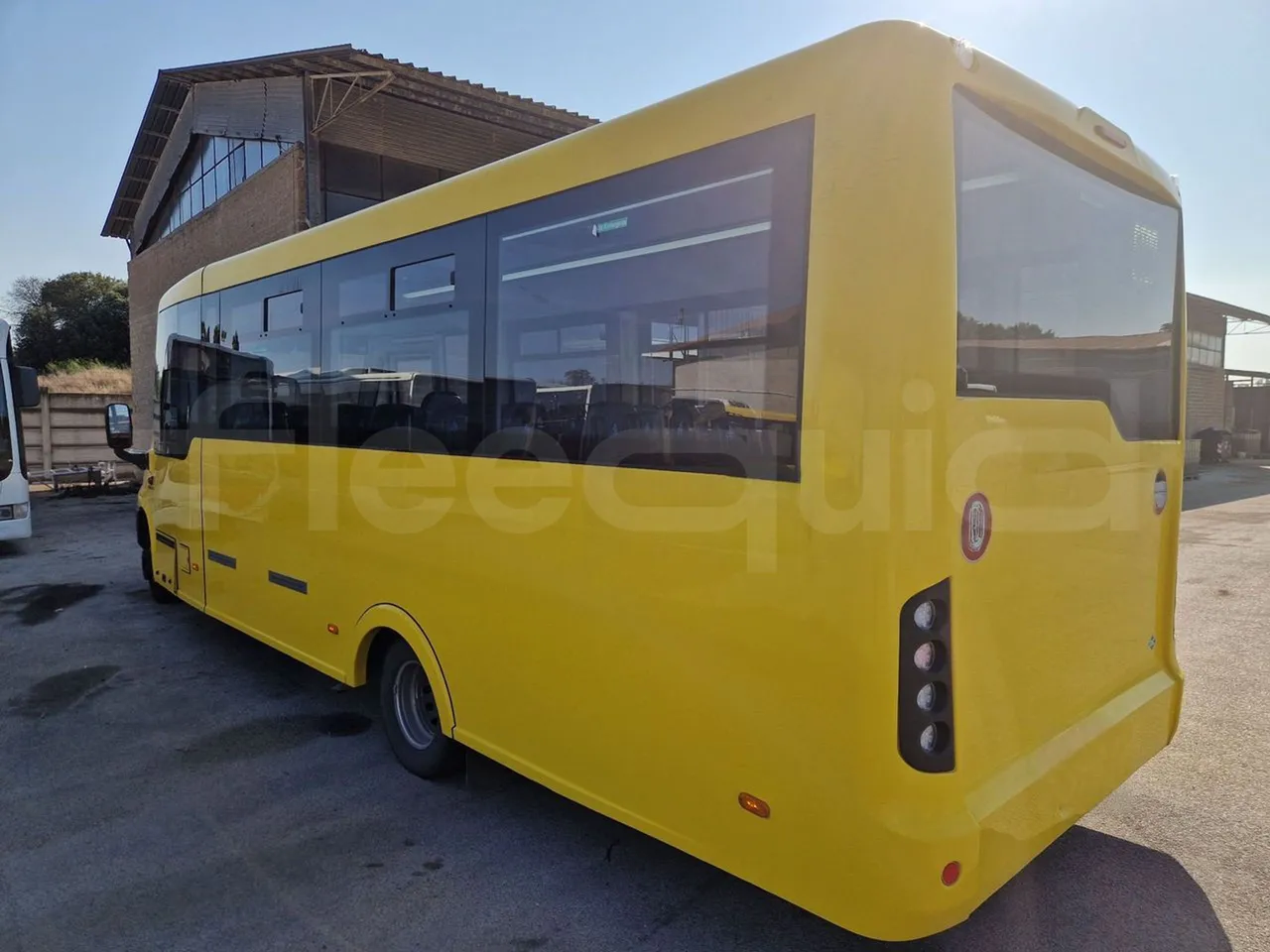 Iveco Indcar WGIVMY11 MOBI SCUOLABUS - EUR6 - 100Kw - 8,592m - 3/4 left rear side