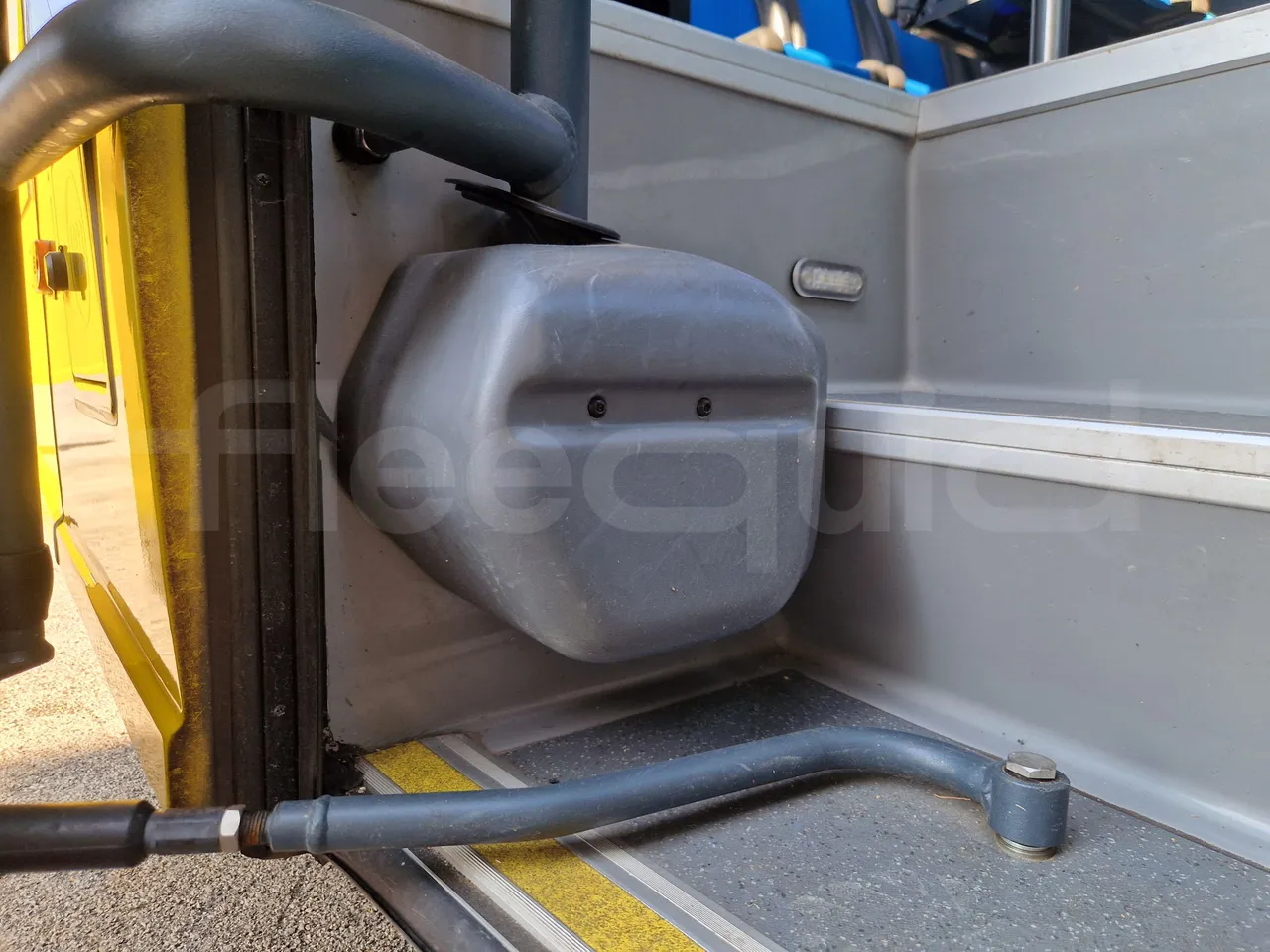 Iveco Indcar WGIVMY11 MOBI SCUOLABUS - EUR6 - 100Kw - 8,592m - door mechanism photo