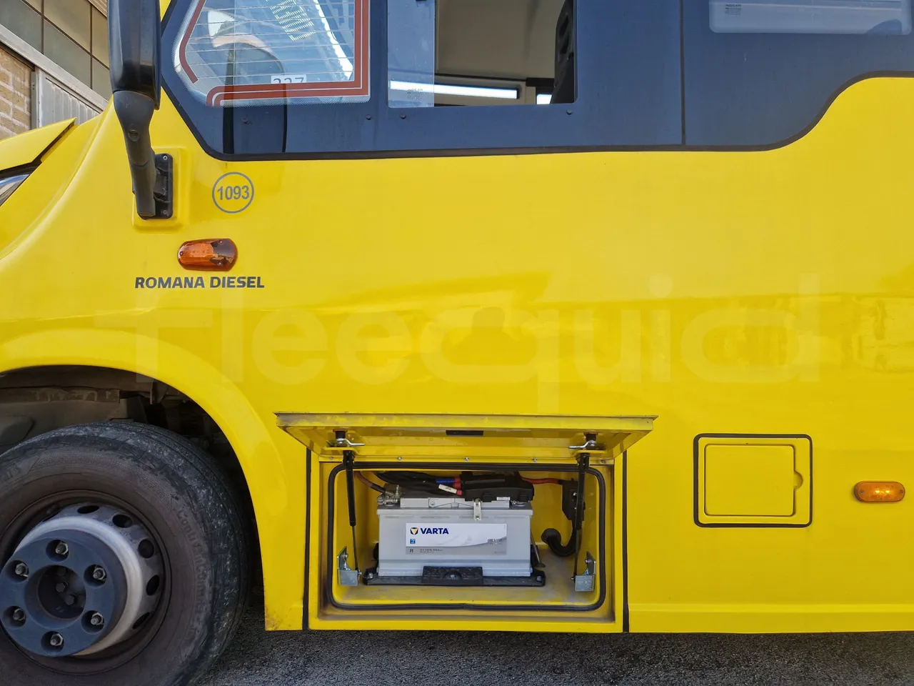 Iveco Indcar WGIVMY11 MOBI SCUOLABUS - EUR6 - 100Kw - 8,592m - external compartments photo
