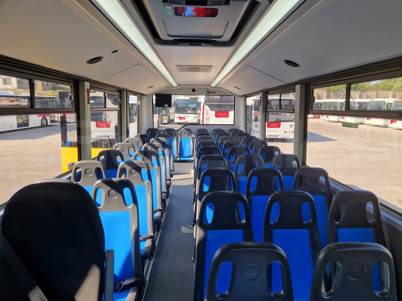 Iveco Indcar WGIVMY11 MOBI SCUOLABUS - EUR6 - 100Kw - 8,592m - interior reverse seats driver height (mandatory for bus to scrap)