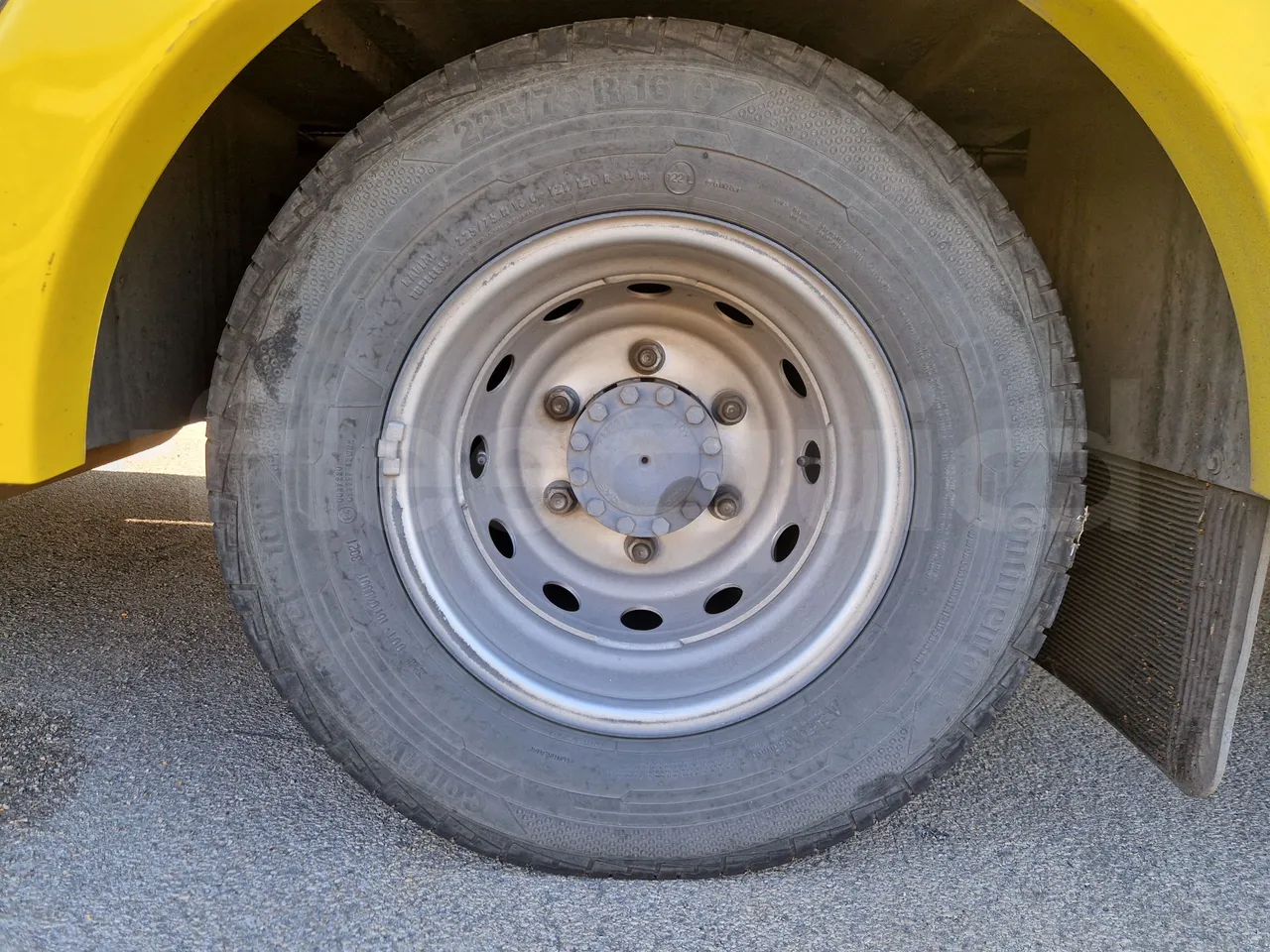 Iveco Indcar WGIVMY11 MOBI SCUOLABUS - EUR6 - 100Kw - 8,592m - rear left tire photo