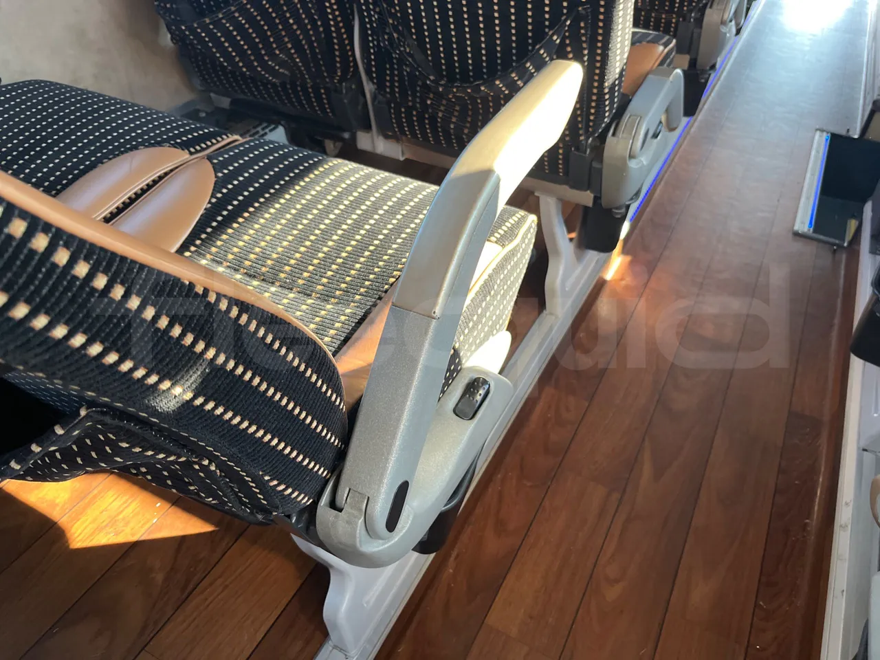 Neoplan Cityliner 	P14 - Euro5 - 324kW - 12.240mt - armrest detail photo