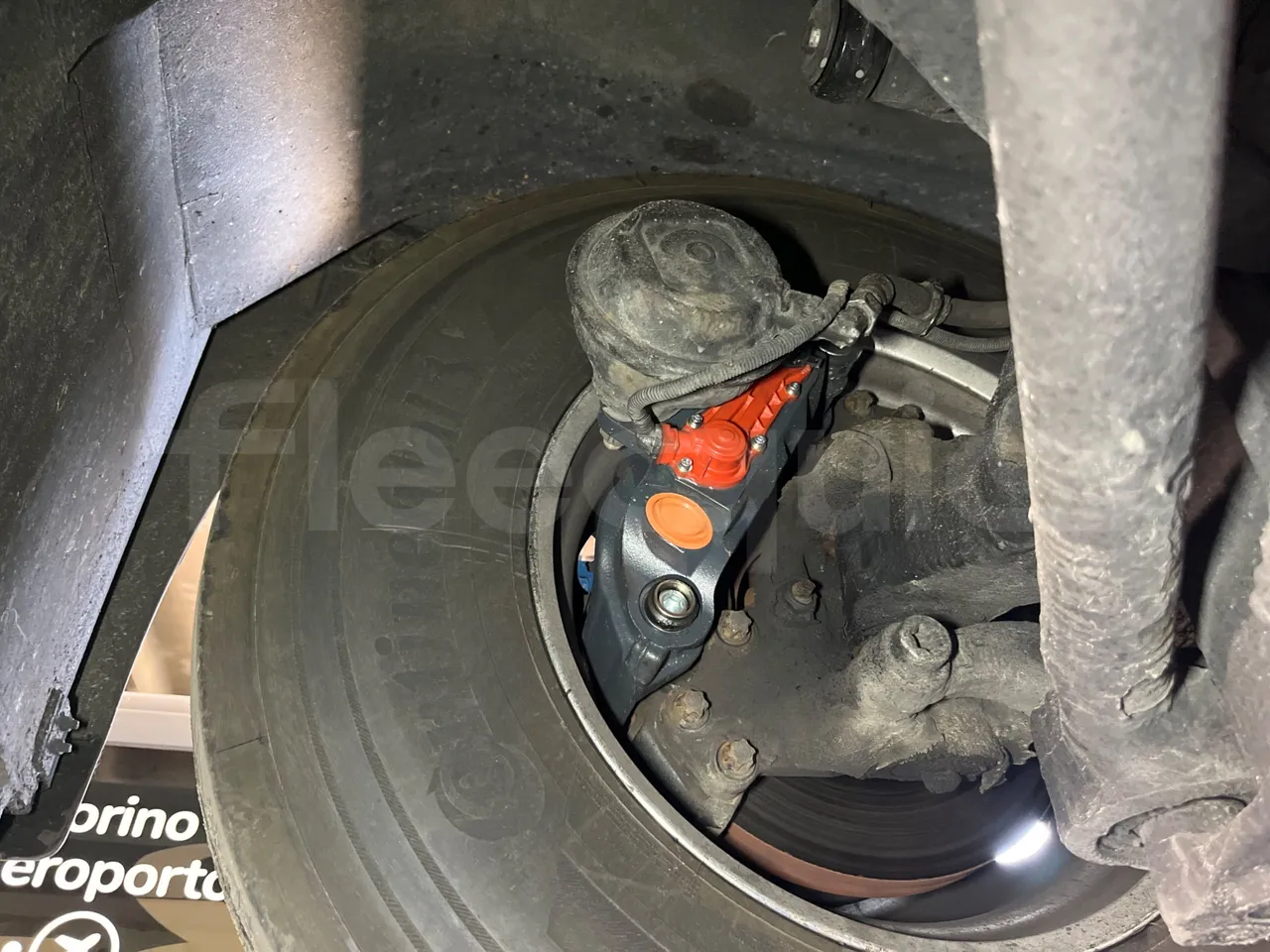 Neoplan Cityliner 	P14 - Euro5 - 324kW - 12.240mt - front brake calipers left