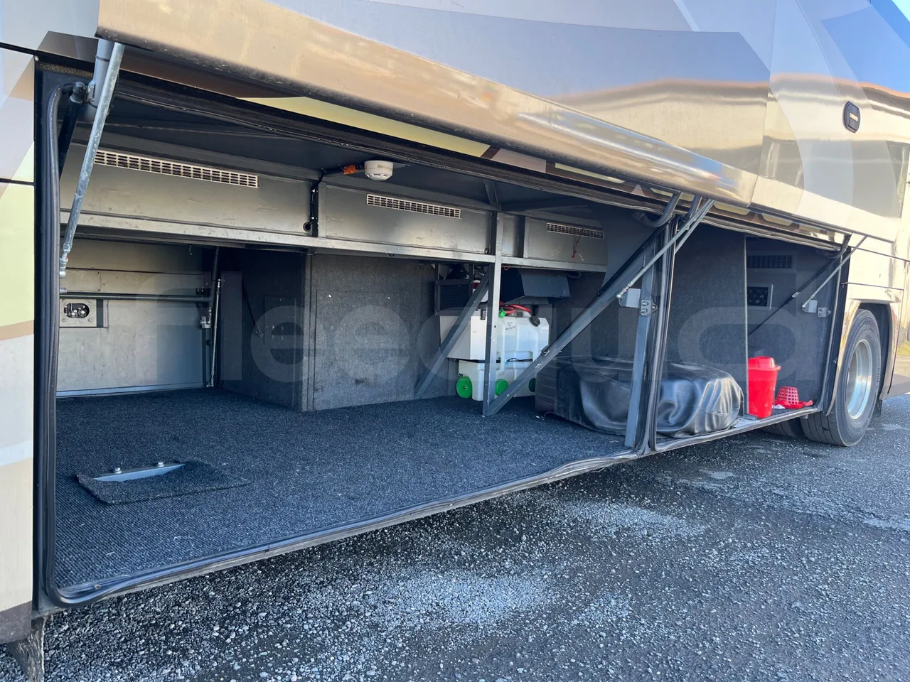 Neoplan Cityliner 	P14 - Euro5 - 324kW - 12.240mt - internal frame rust check