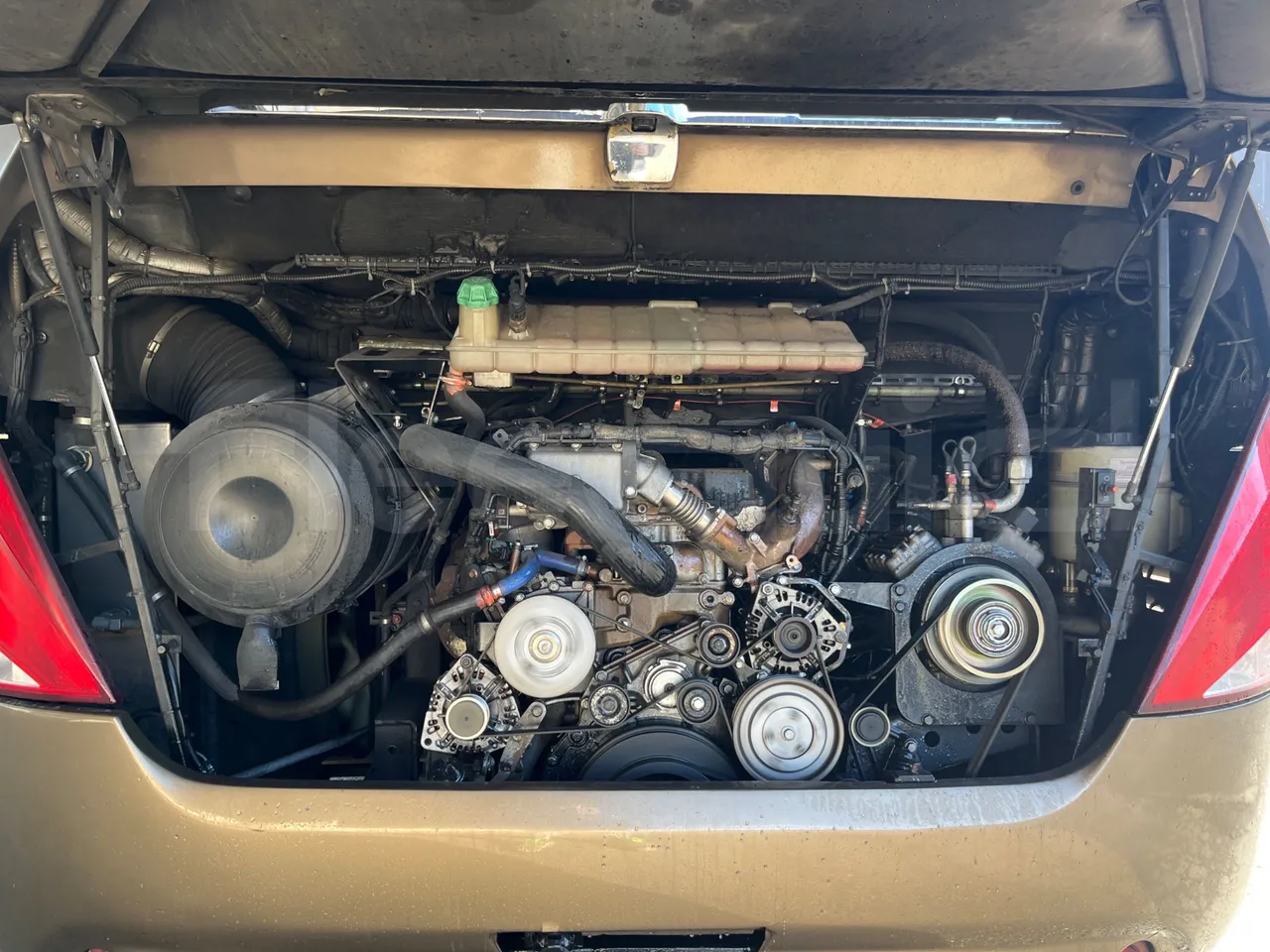 Neoplan Cityliner 	P14 - Euro5 - 324kW - 12.240mt - rear hatch open