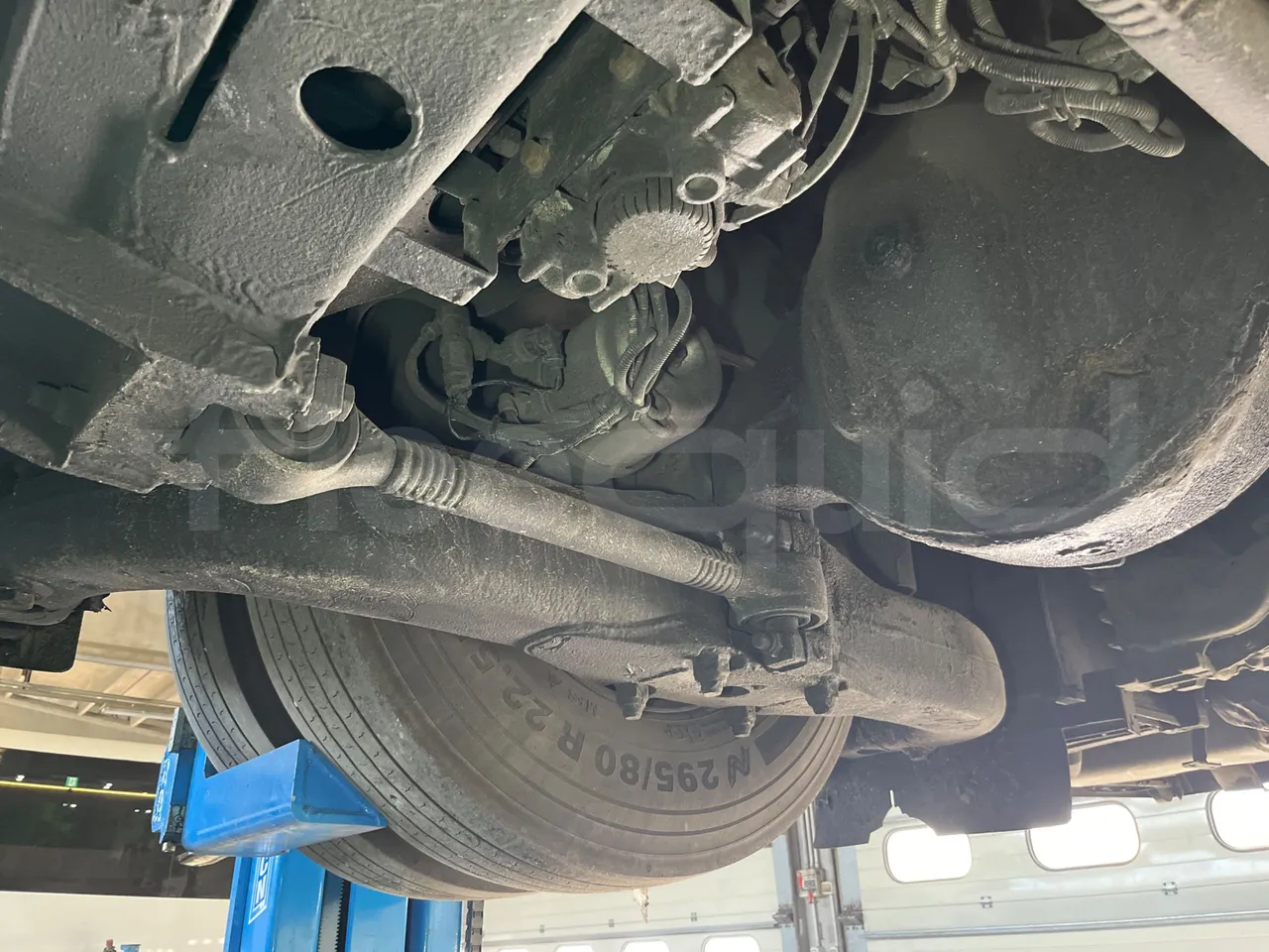 Neoplan Cityliner 	P14 - Euro5 - 324kW - 12.240mt - axle 3 right side