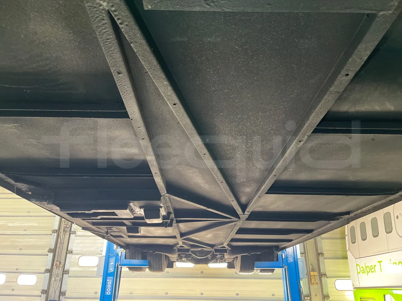 Neoplan Cityliner 	P14 - Euro5 - 324kW - 12.240mt - central undercarriage photo