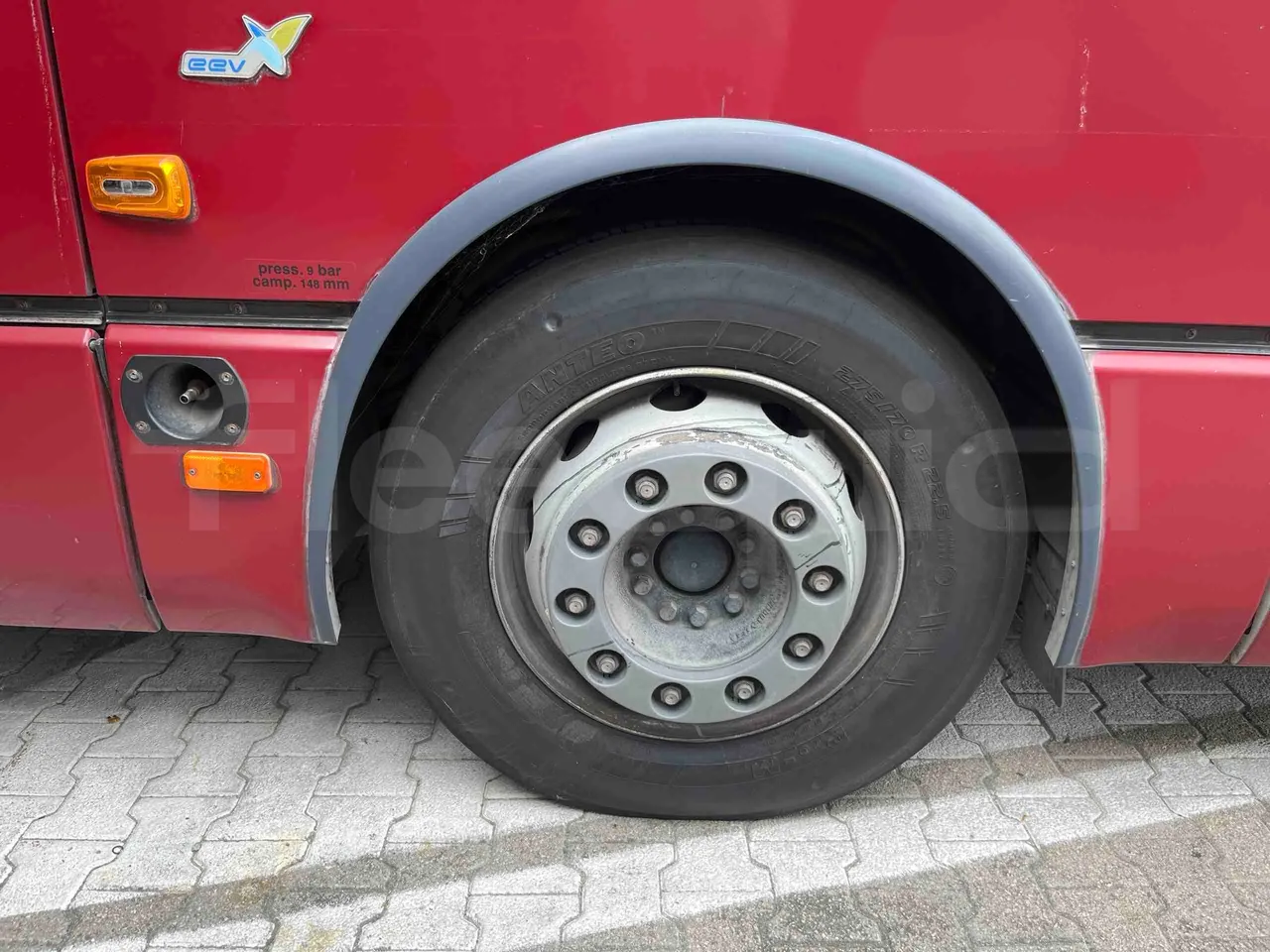 Iveco Citelis - First Axle Left Side: Complete Tyre