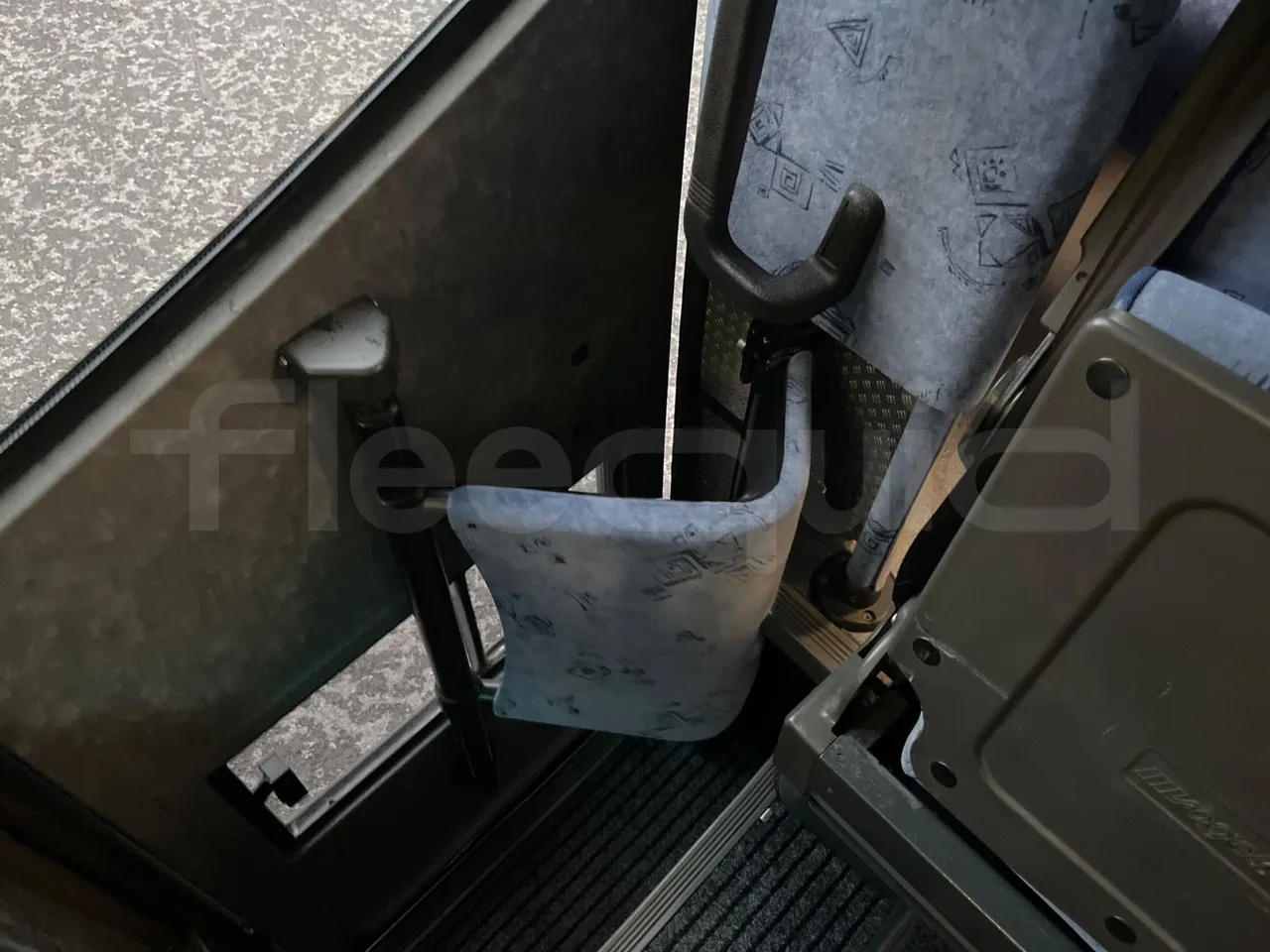 Mercedes-Benz MB 818 S SITCAR TR1 - EUR3 - 130kW - 7.64m - door mechanism photo