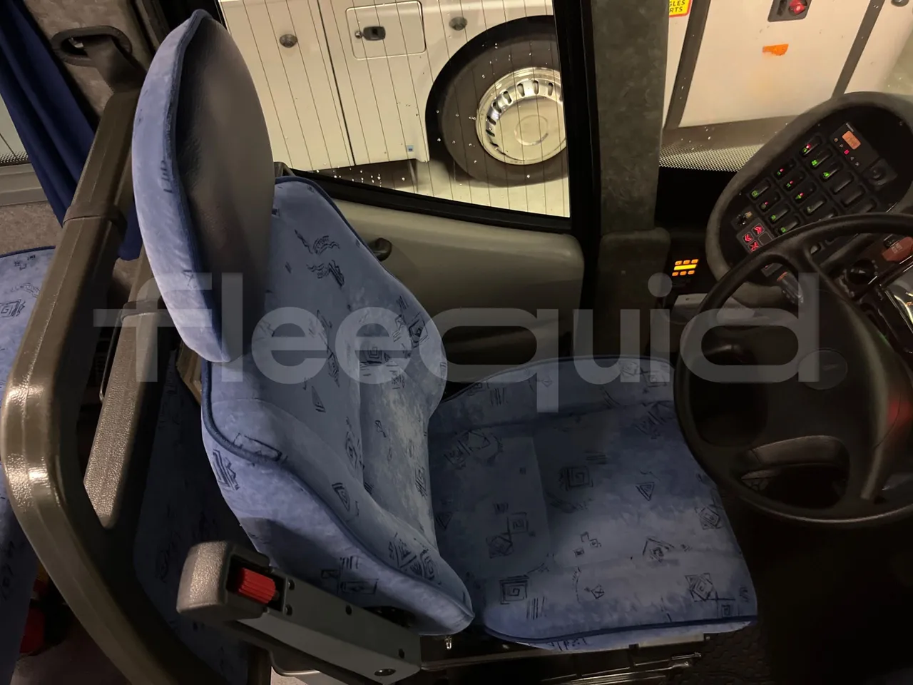 Mercedes-Benz MB 818 S SITCAR TR1 - EUR3 - 130kW - 7.64m - driver's seat photo (mandatory for bus to scrap)