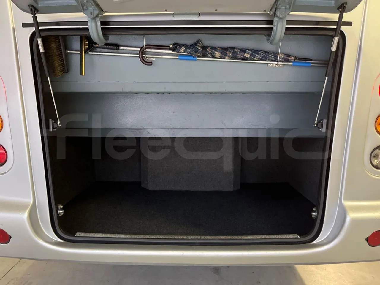 Mercedes-Benz MB 818 S SITCAR TR1 - EUR3 - 130kW - 7.64m - luggage rack photo