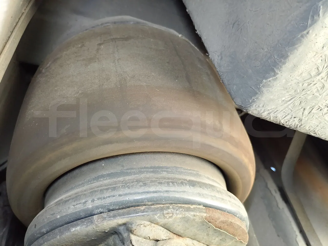 Volvo Barbi Genesis HDL N53 -EUR3 -309kW-12.23m - axel 2 air springs 2 left