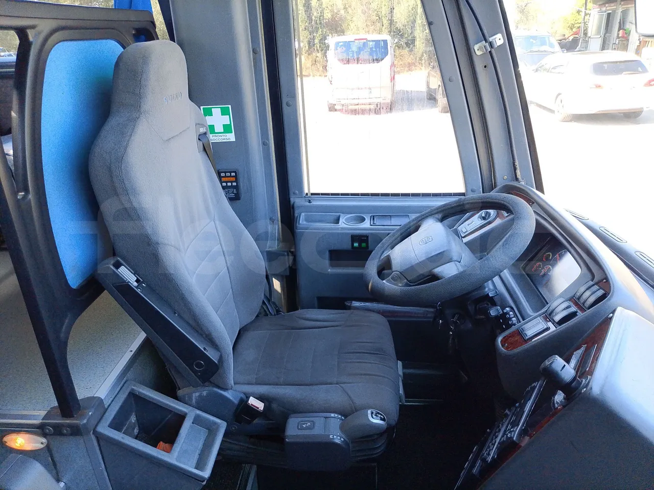 Volvo Barbi Genesis HDL N53 -EUR3 -309kW-12.23m - driver's seat photo
