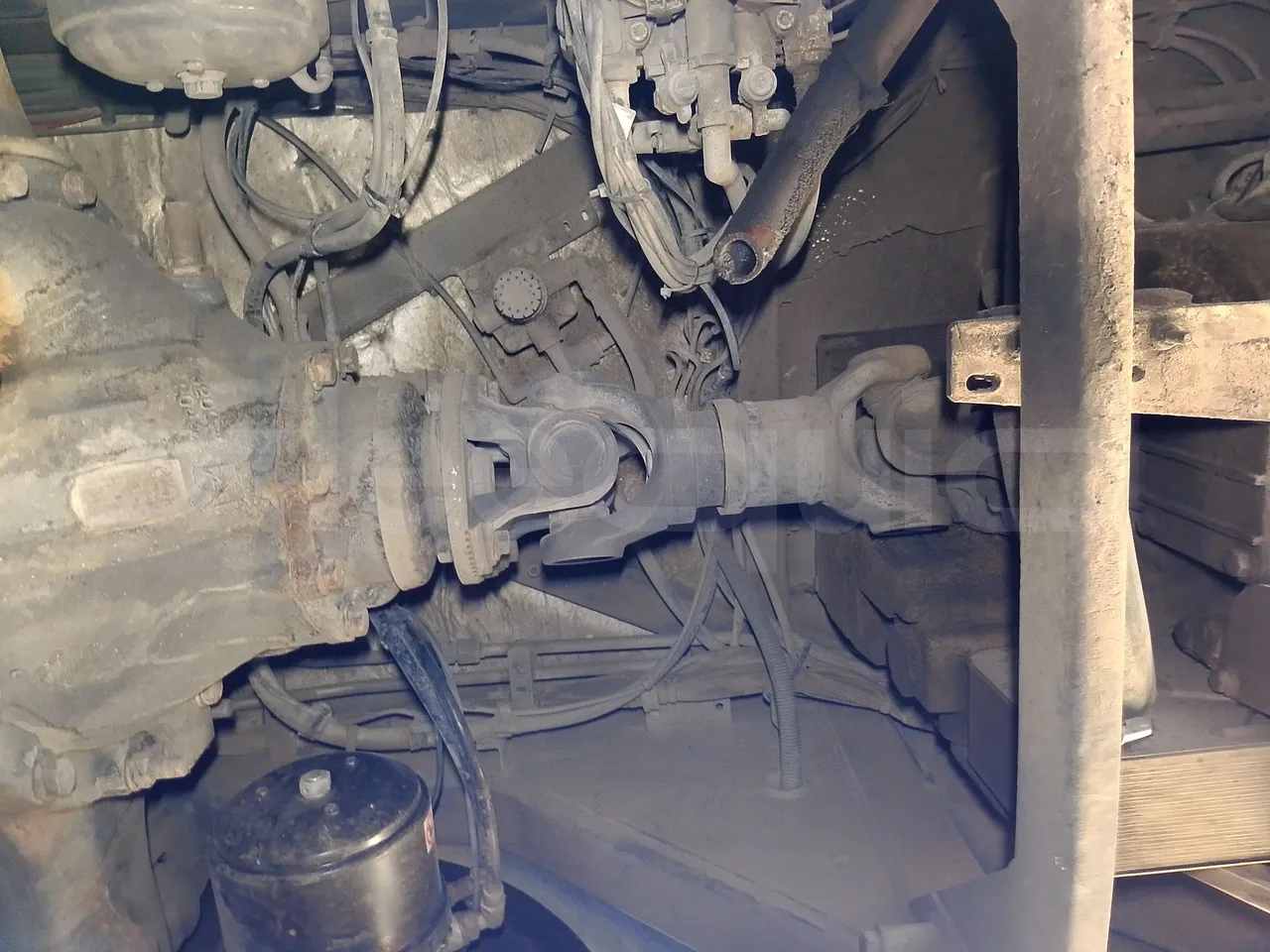 Volvo Barbi Genesis HDL N53 -EUR3 -309kW-12.23m - driveshaft photo