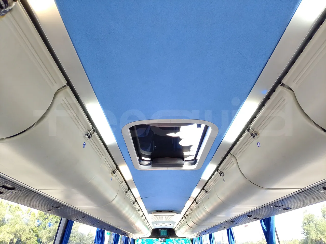 Volvo Barbi Genesis HDL N53 -EUR3 -309kW-12.23m - overhead compartments photo