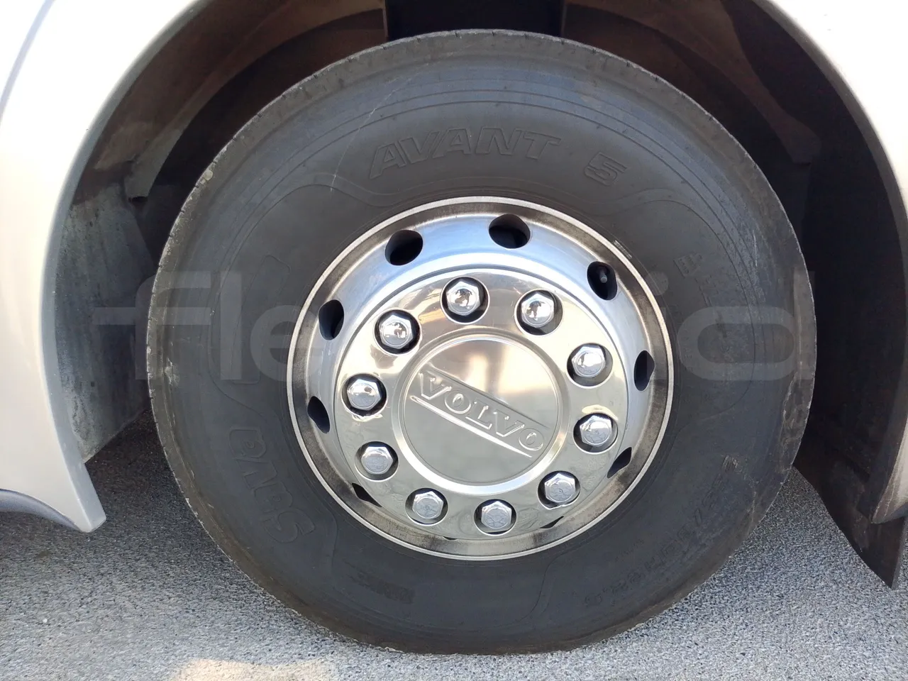 Volvo Barbi Genesis HDL N53 -EUR3 -309kW-12.23m - front left tire measurements