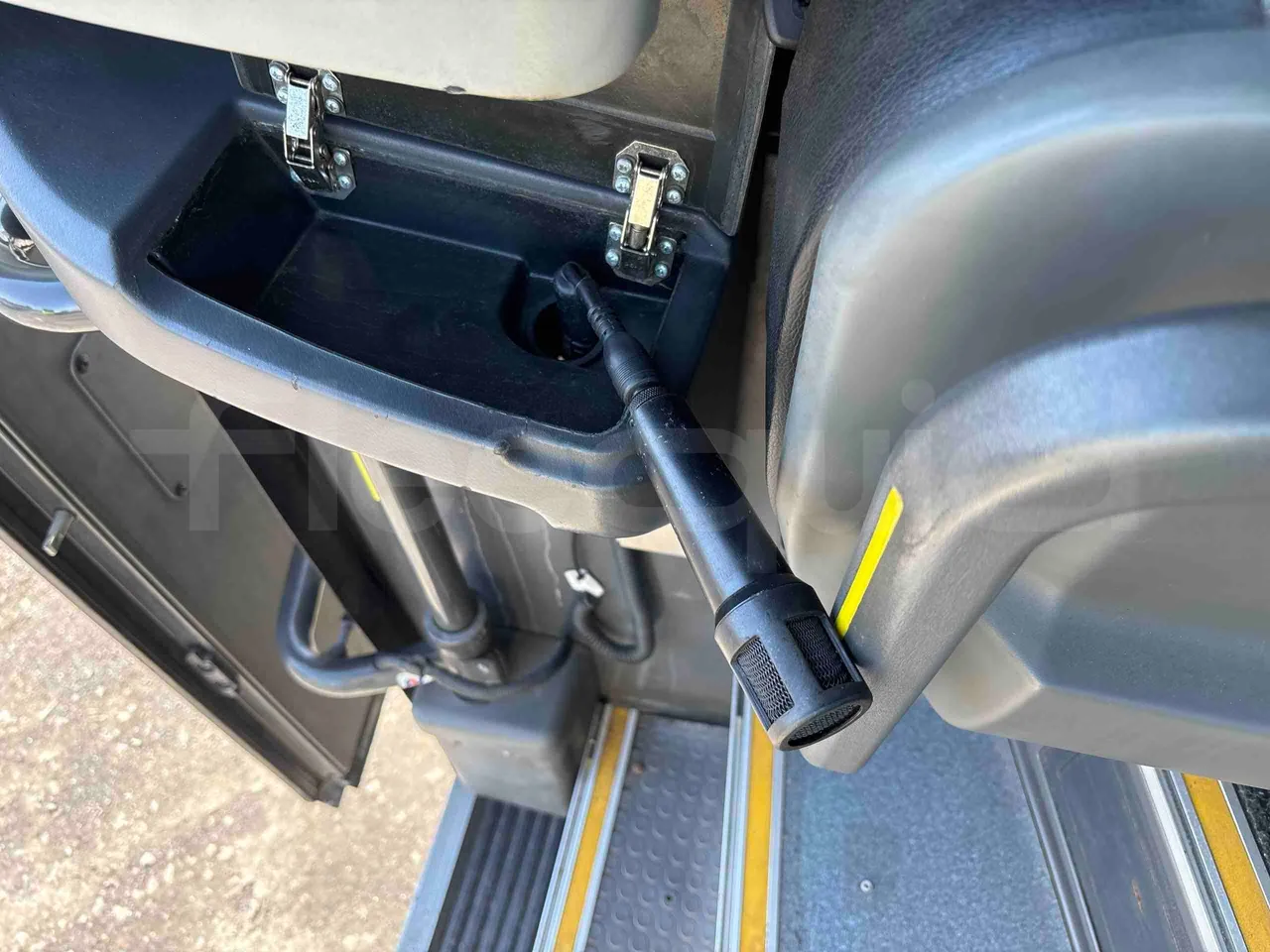 Vdl Futura FH D2 - Euro6 - 320kW - 12.870mt - hostes microphone accessories photo