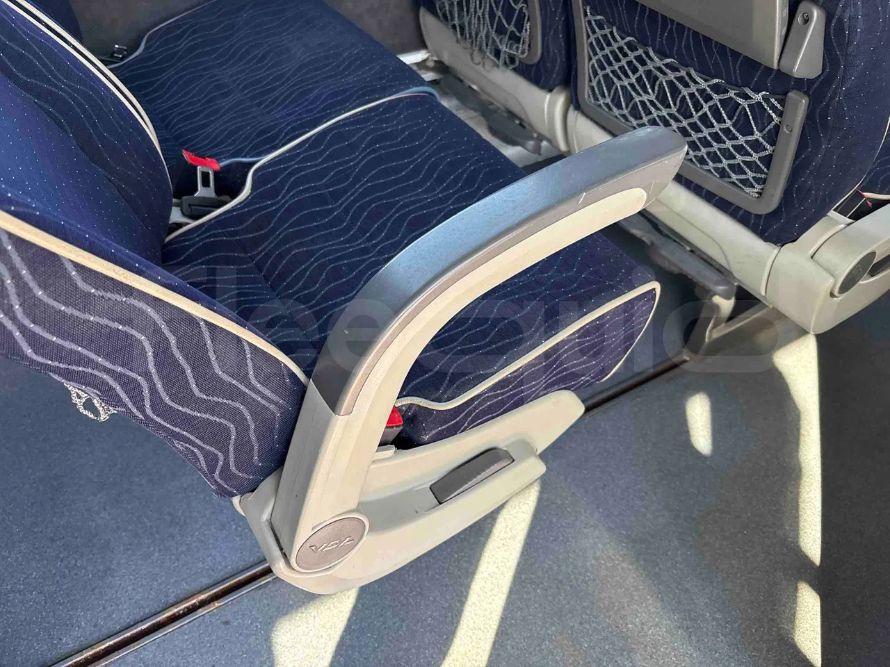 Vdl Futura FH D2 - Euro6 - 320kW - 12.870mt - armrest detail photo