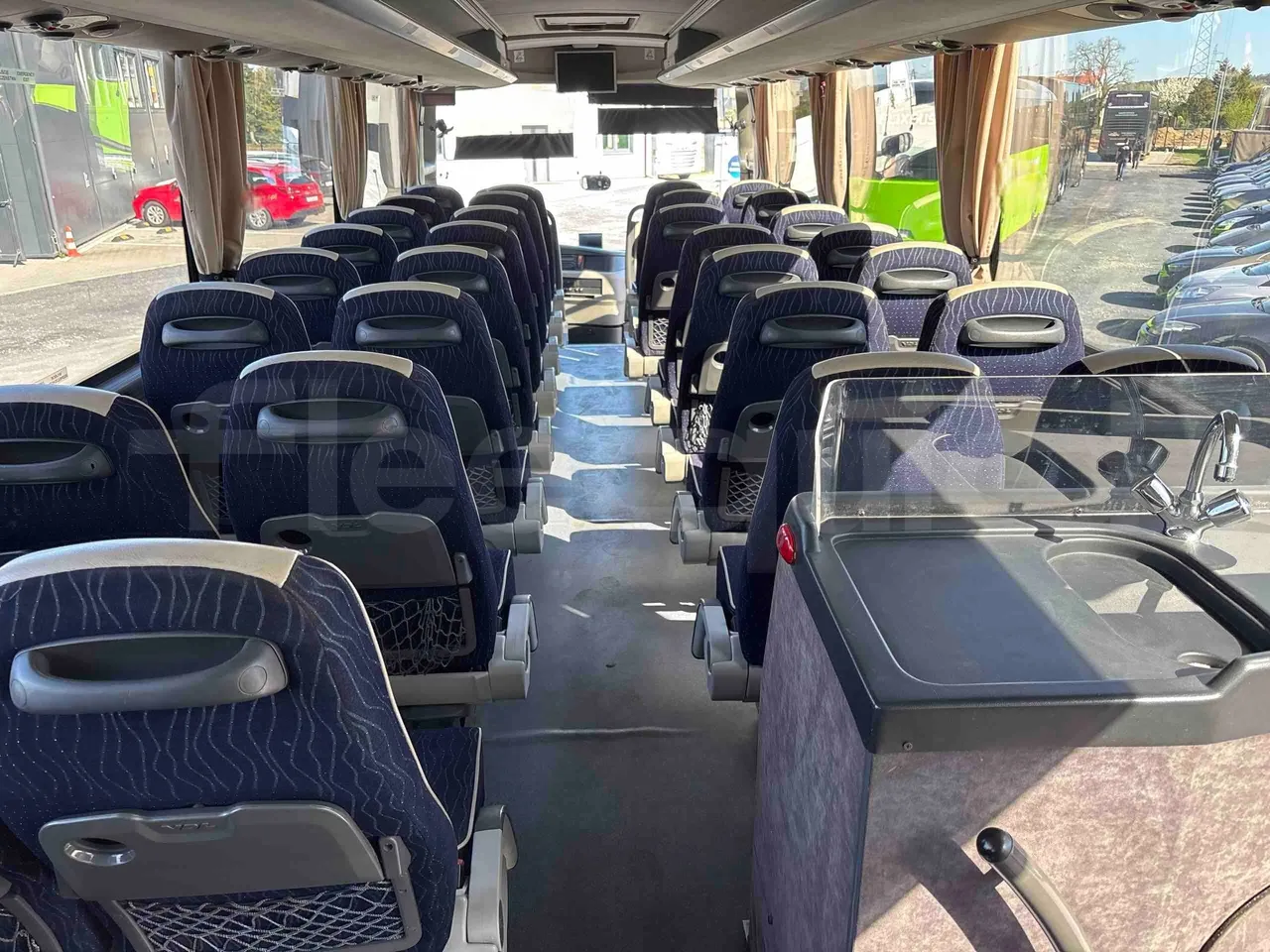 Vdl Futura FH D2 - Euro6 - 320kW - 12.870mt - forward view middle aisle