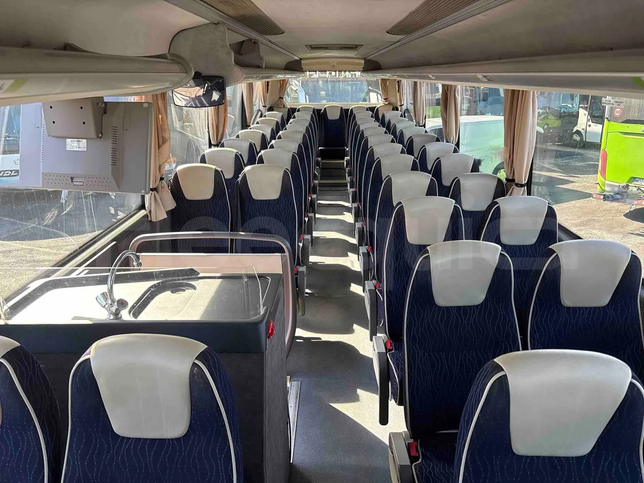 Vdl Futura FH D2 - Euro6 - 320kW - 12.870mt - reverse view middle aisle