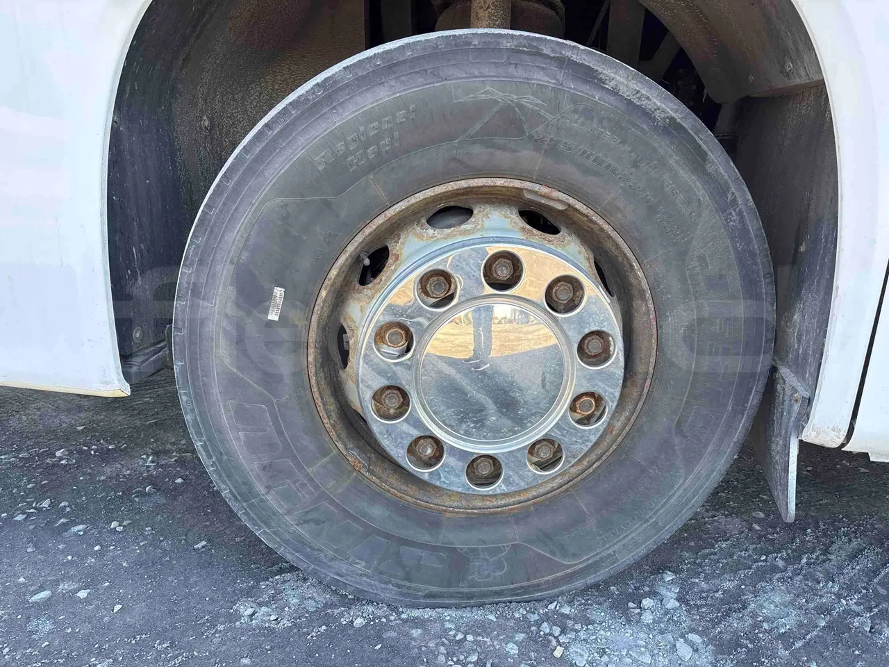 Vdl Futura FH D2 - Euro6 - 320kW - 12.870mt - front left tire measurements