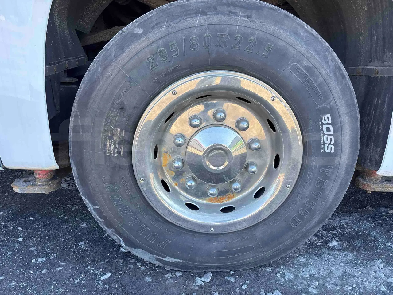 Vdl Futura FH D2 - Euro6 - 320kW - 12.870mt - rear left tire photo