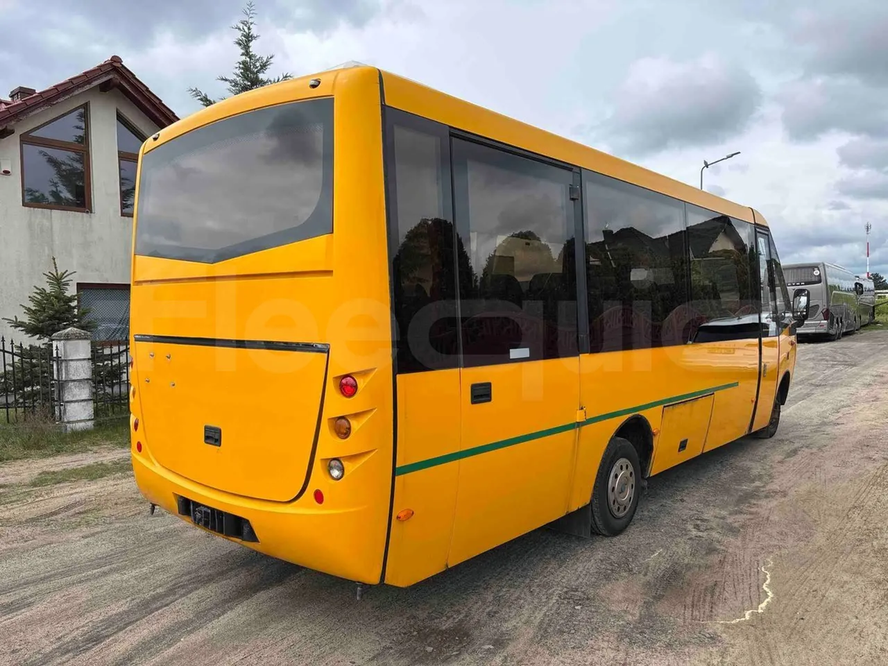 Iveco Daily 65C - Euro5 - 125kW - 7.510mt - 3/4 right rear doors closed