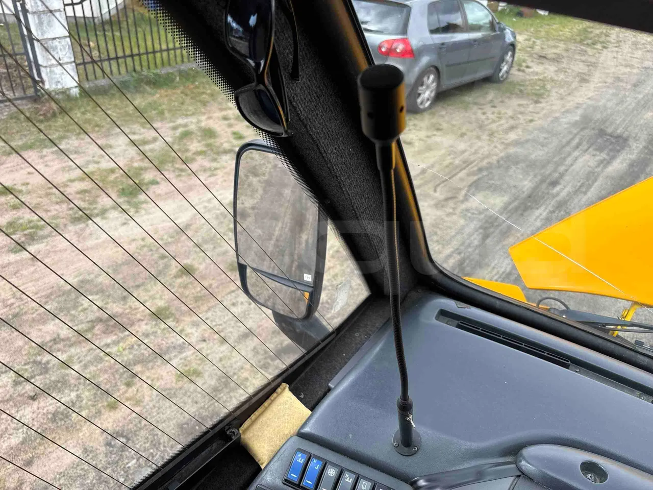 Iveco Daily 65C - Euro5 - 125kW - 7.510mt - driver microphone accessories photo
