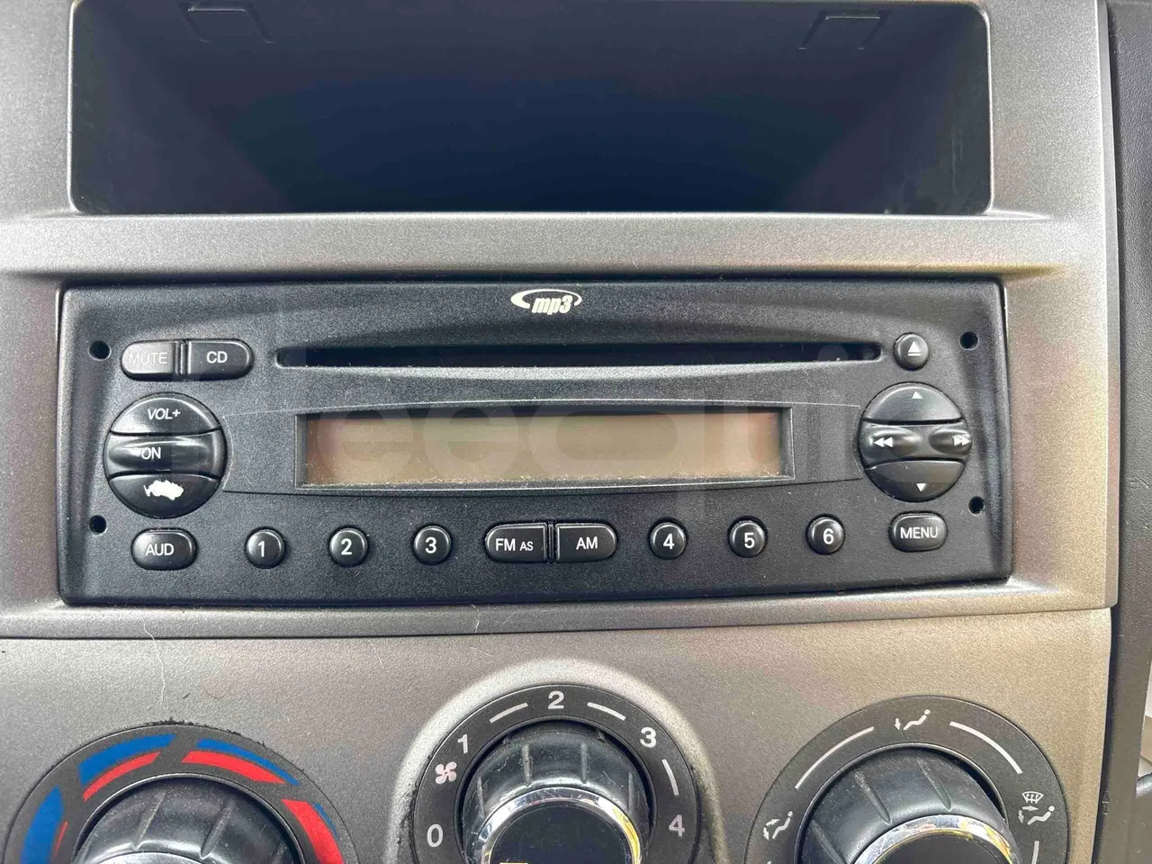 Iveco Daily 65C - Euro5 - 125kW - 7.510mt - radio accessories photo