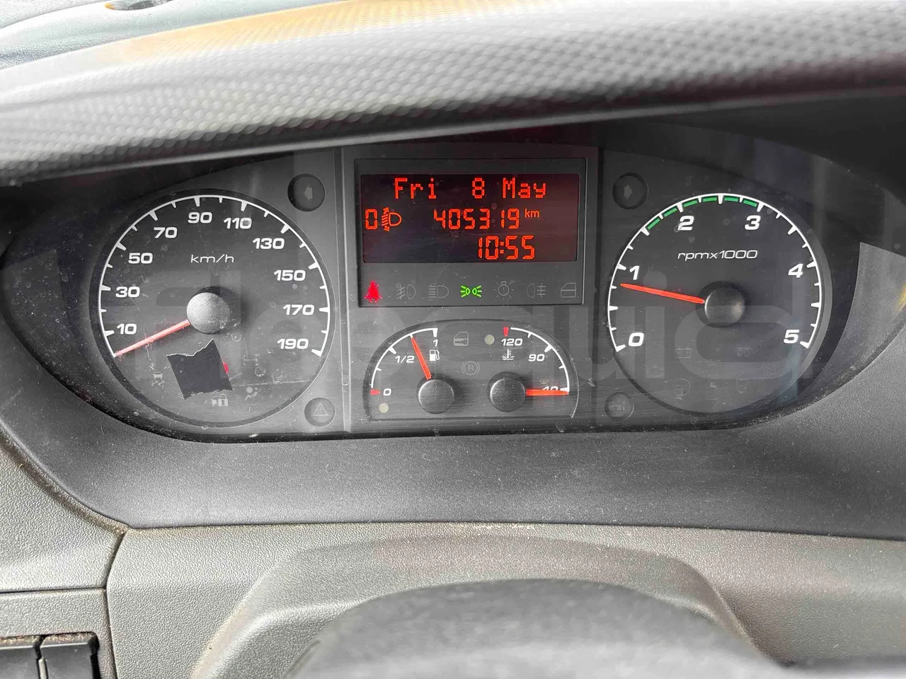 Iveco Daily 65C - Euro5 - 125kW - 7.510mt - dashboard lights on
