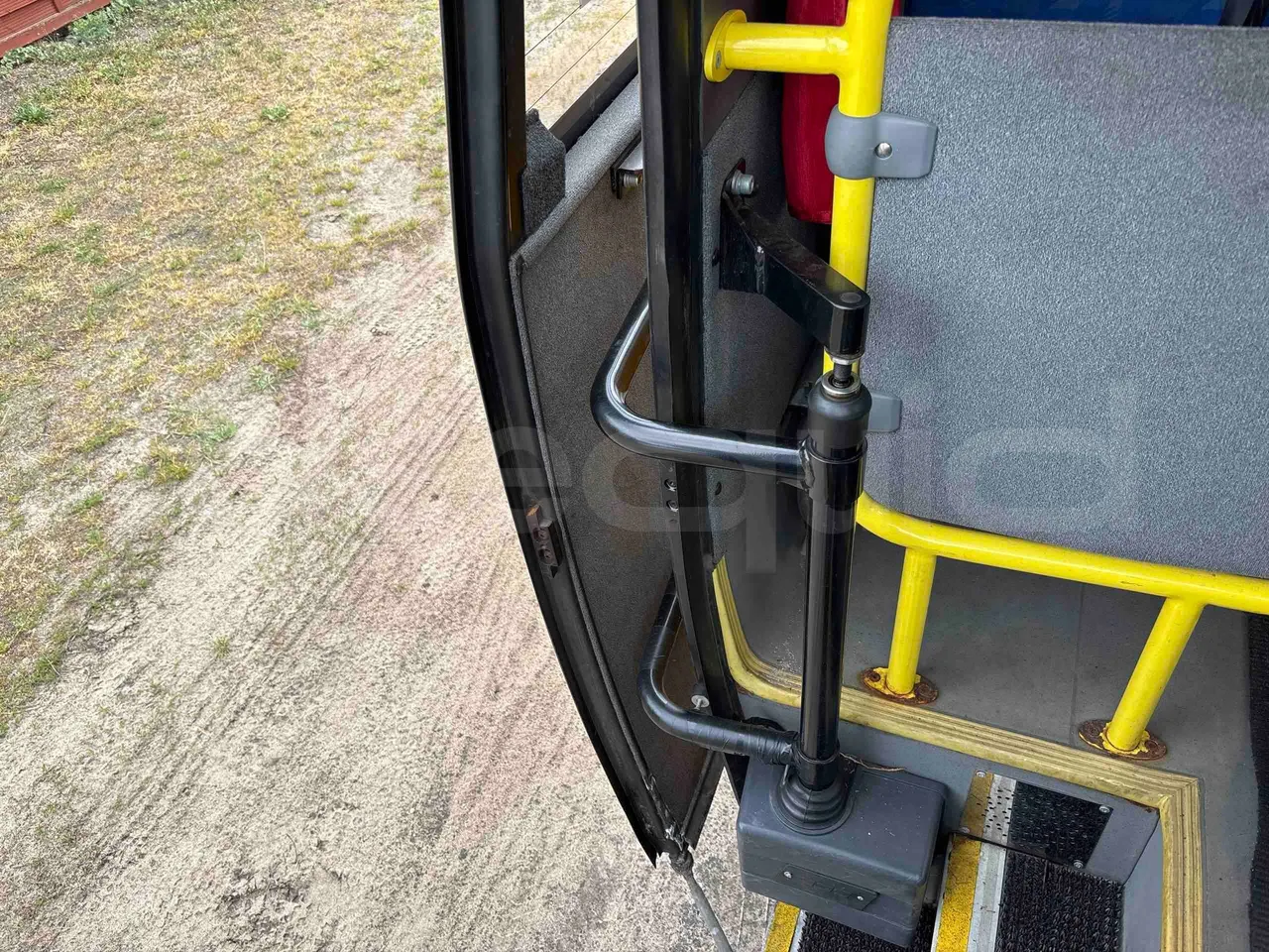 Iveco Daily 65C - Euro5 - 125kW - 7.510mt - door mechanism photo