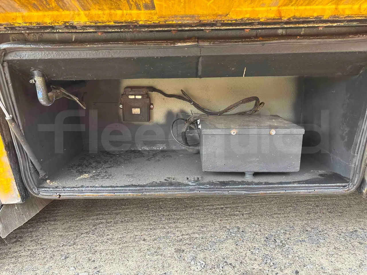 Iveco Daily 65C - Euro5 - 125kW - 7.510mt - external compartments photo