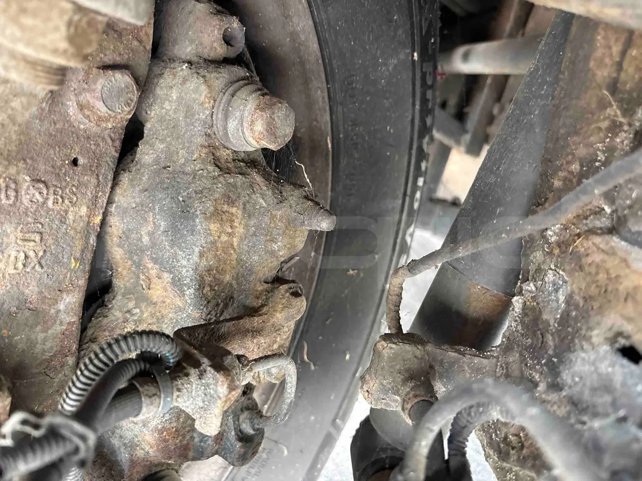 Iveco Daily 65C - Euro5 - 125kW - 7.510mt - front brake calipers right