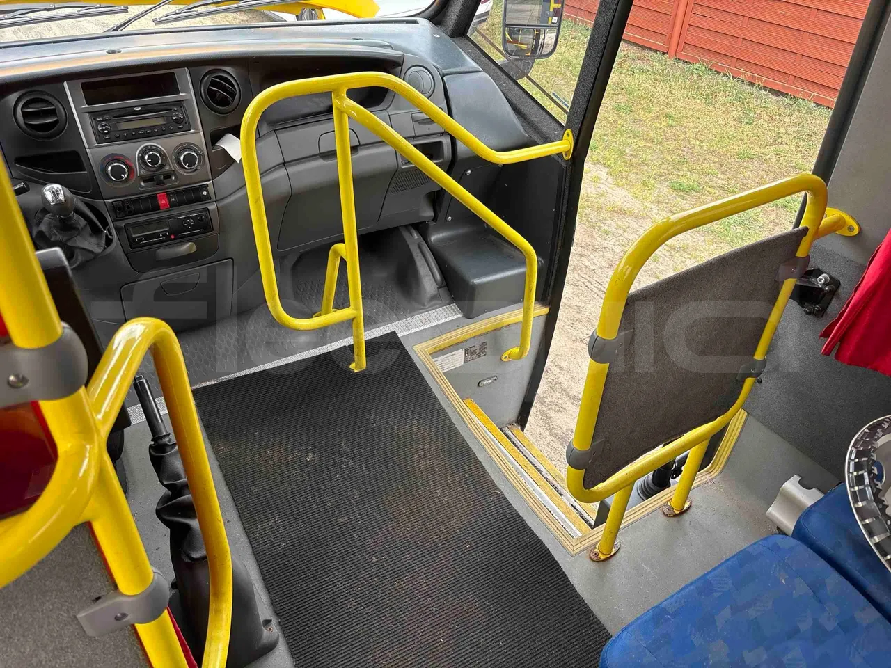 Iveco Daily 65C - Euro5 - 125kW - 7.510mt - handrails photo