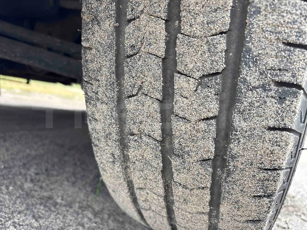 Iveco Daily 65C - Euro5 - 125kW - 7.510mt - tread condition front tires left