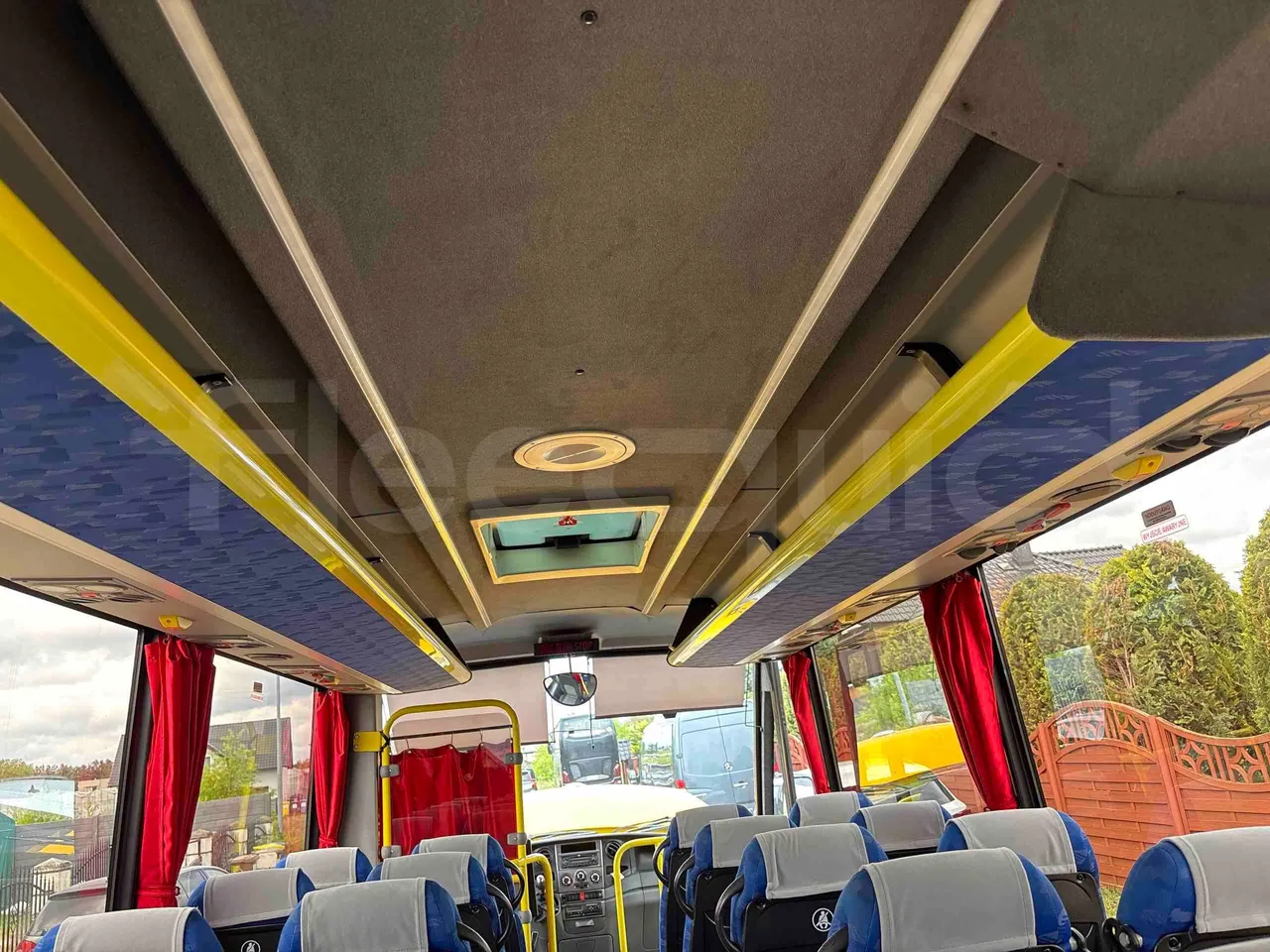 Iveco Daily 65C - Euro5 - 125kW - 7.510mt - overhead compartments photo