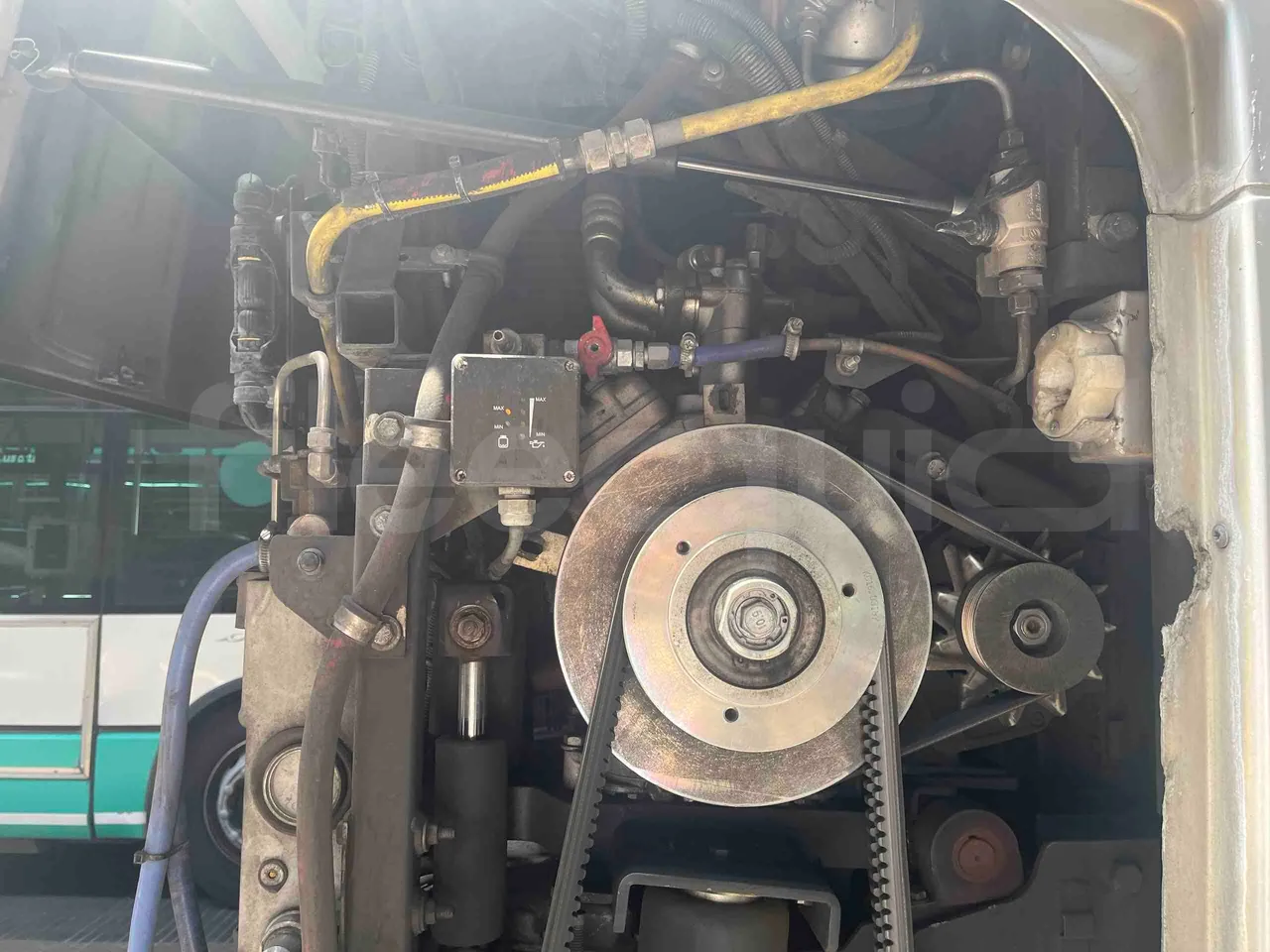 Iveco Citelis - air conditioning compressor