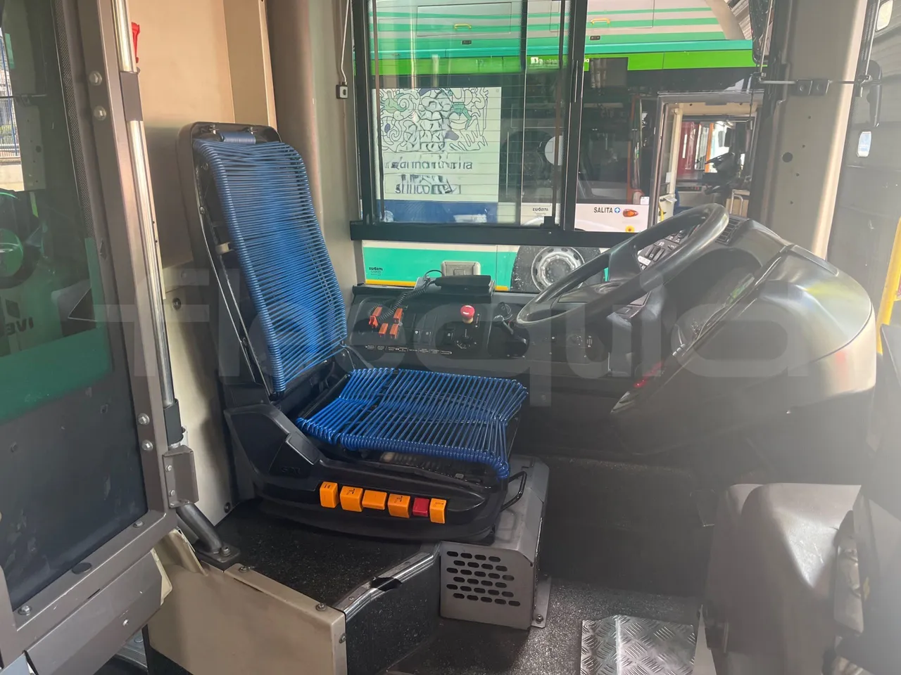 Iveco Citelis - driver's seat photo