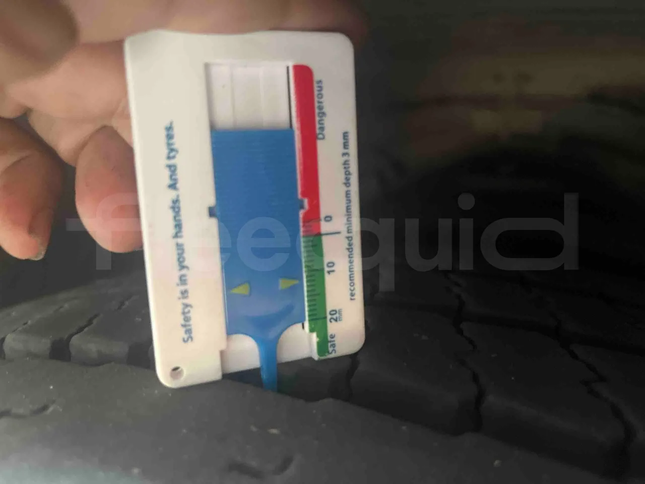 Iveco Citelis - tread condition front tires right