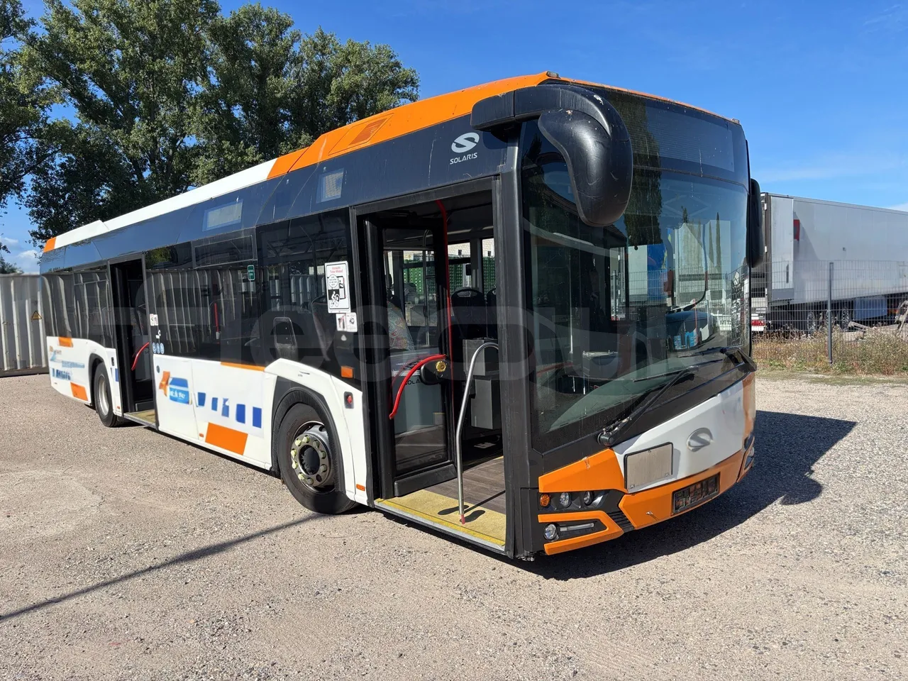 Solaris Urbino - 3/4 Front Right Side Doors Open
