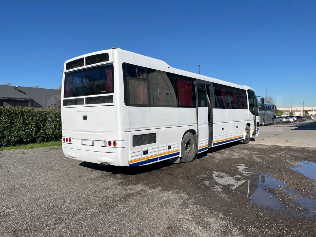 Irisbus 389E 12.35 - Euro3 - 259kW - 12mt - 3/4 right rear doors open