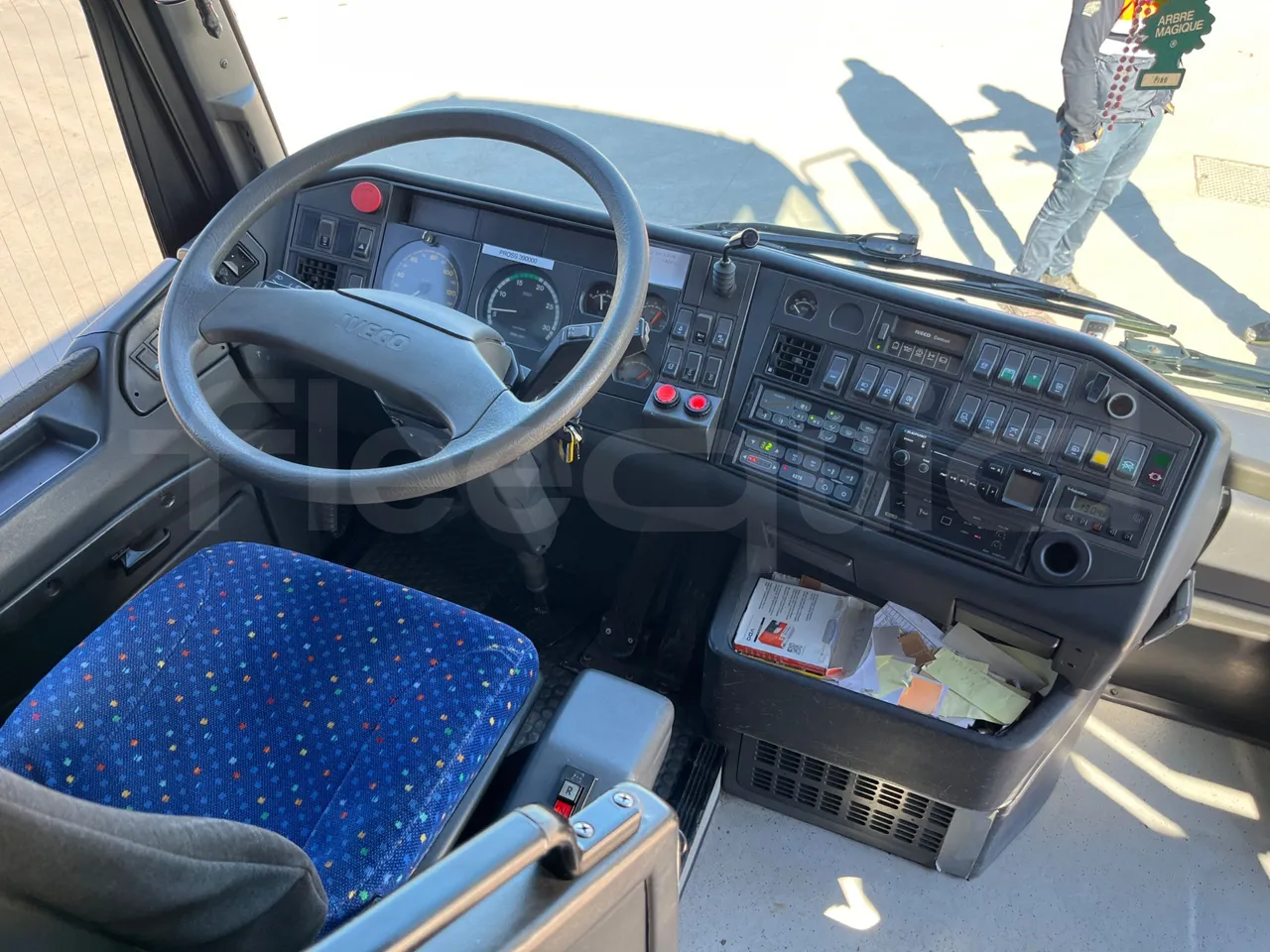 Irisbus 389E 12.35 - Euro3 - 259kW - 12mt - buttons panels on