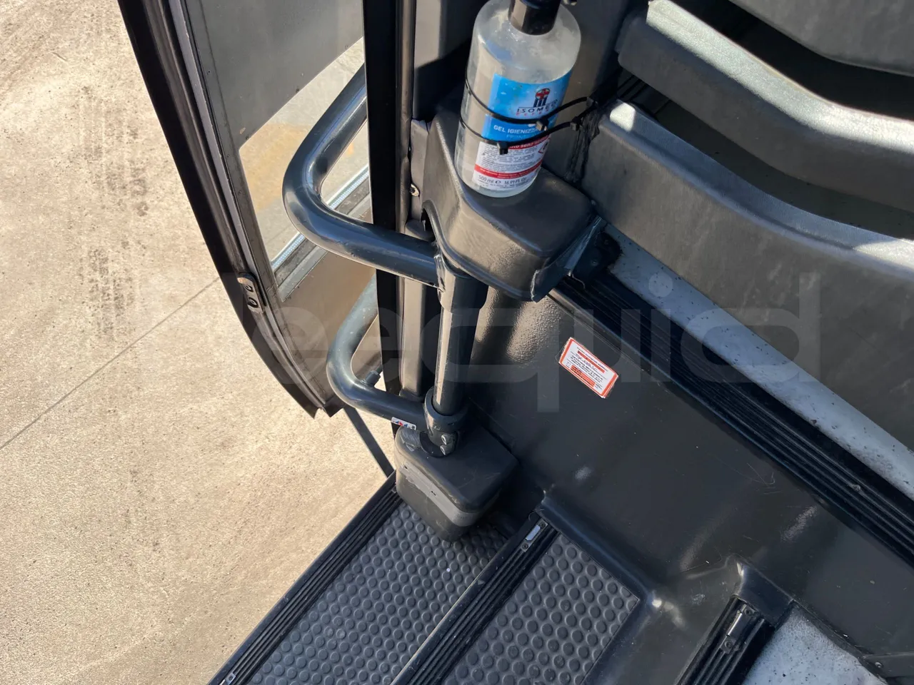 Irisbus 389E 12.35 - Euro3 - 259kW - 12mt - door mechanism photo