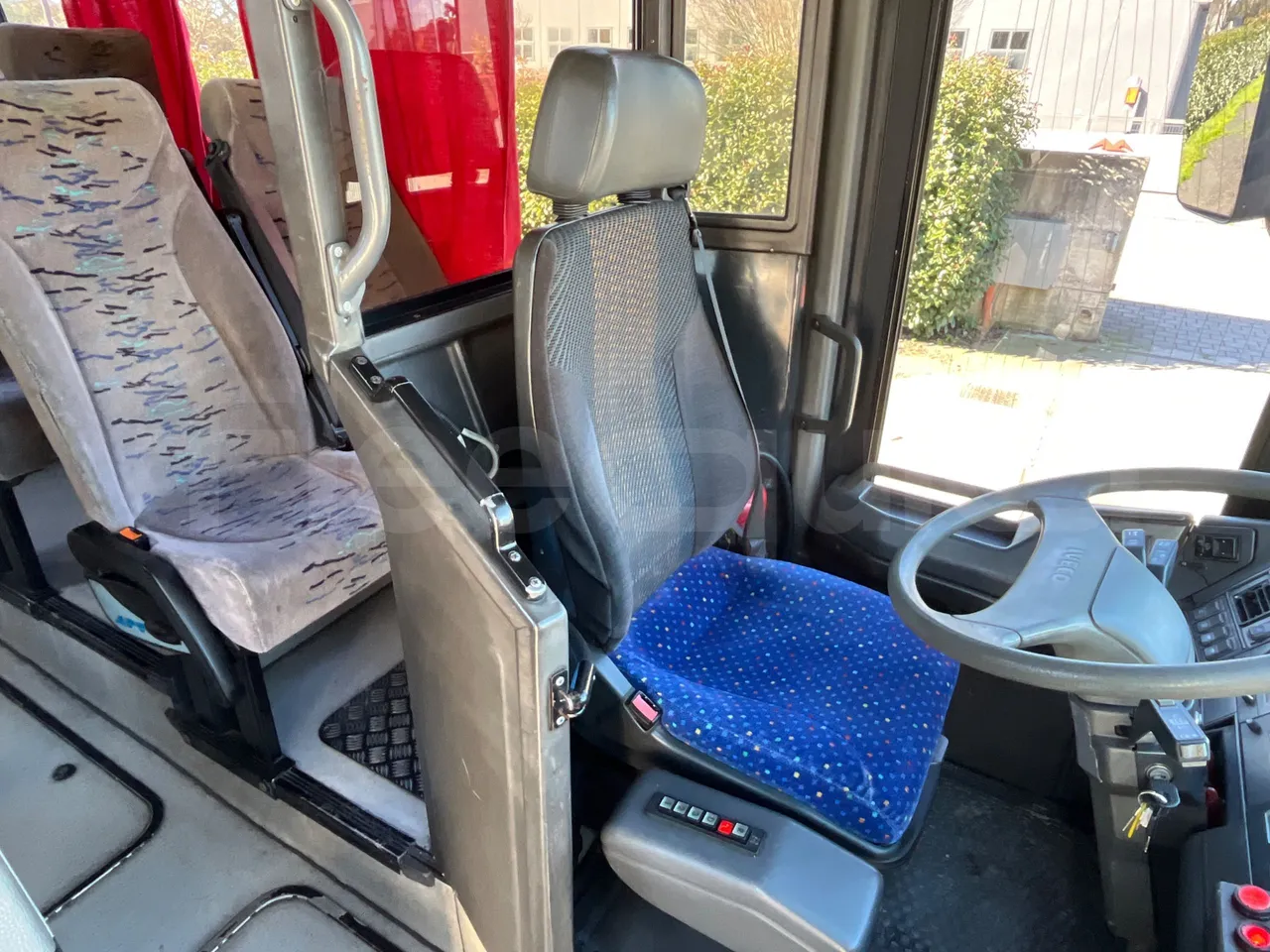 Irisbus 389E 12.35 - Euro3 - 259kW - 12mt - driver's seat photo